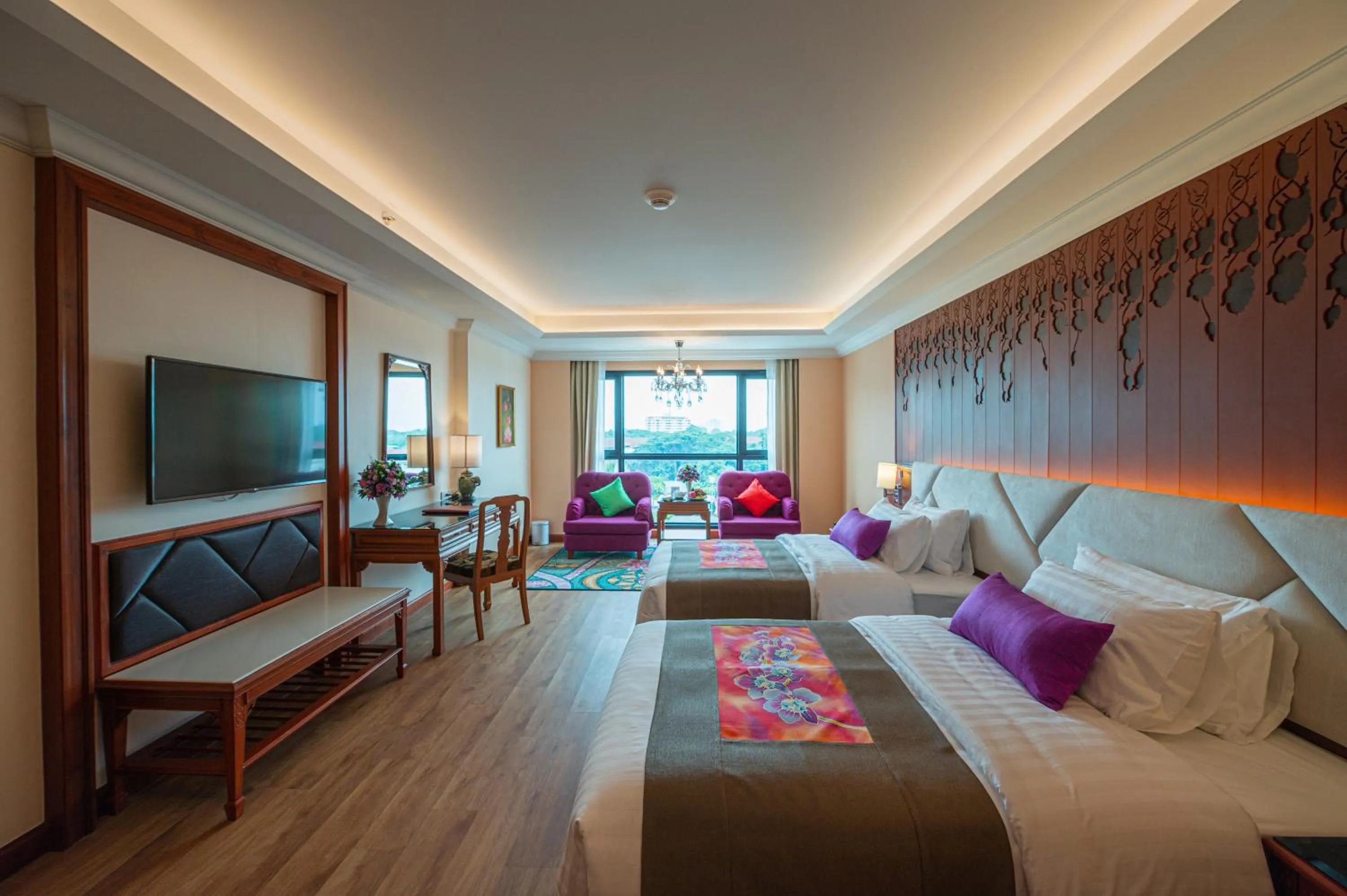 Photo of the whole room, Bed in The Empress Premier Chiang Mai