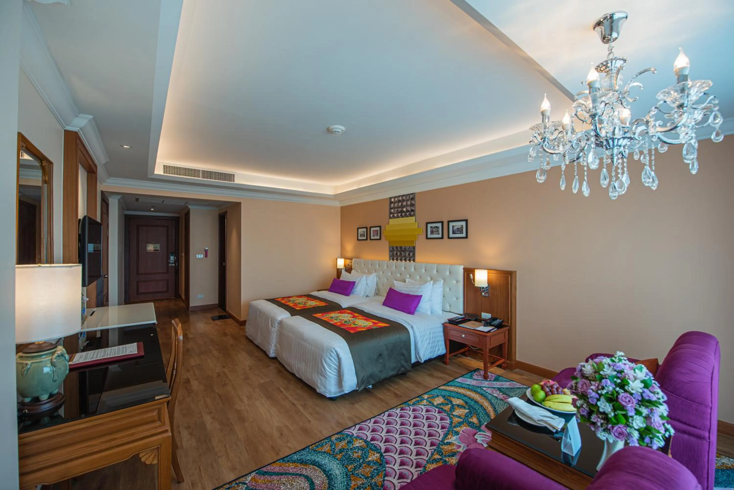 Photo of the whole room, Bed in The Empress Premier Chiang Mai