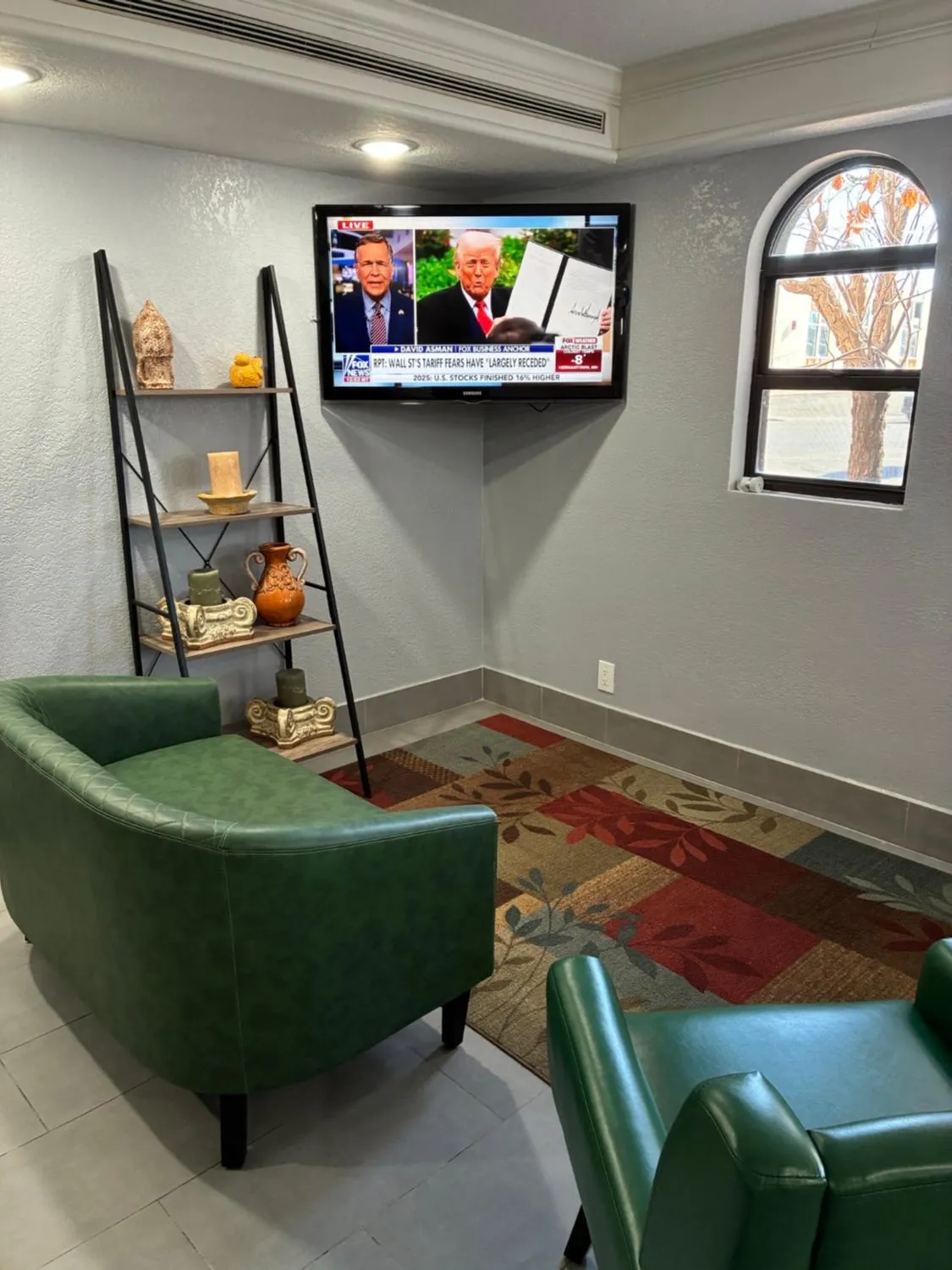 Entertainment in La Quinta Inn by Wyndham Farmington