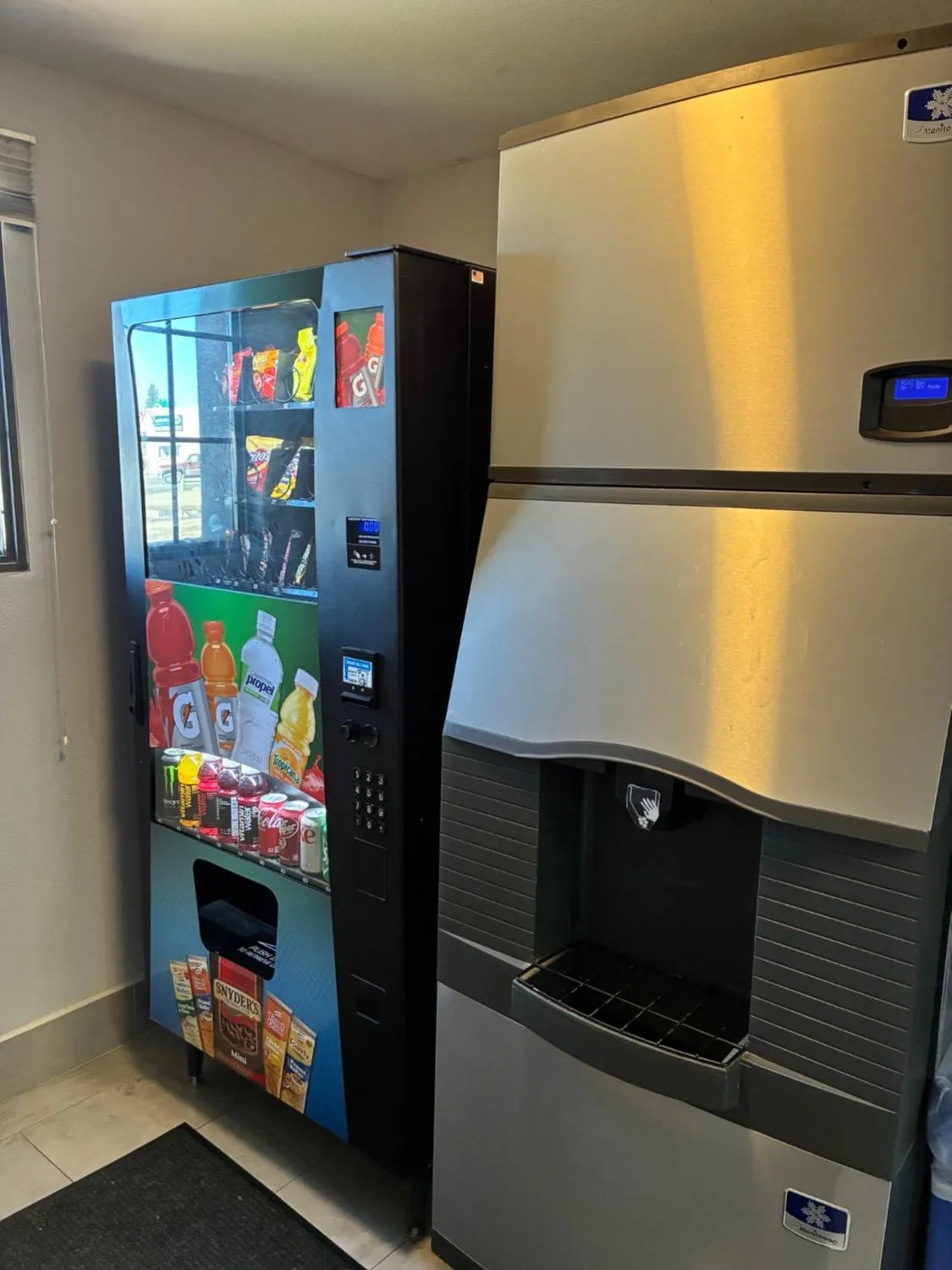 vending machine in La Quinta Inn by Wyndham Farmington