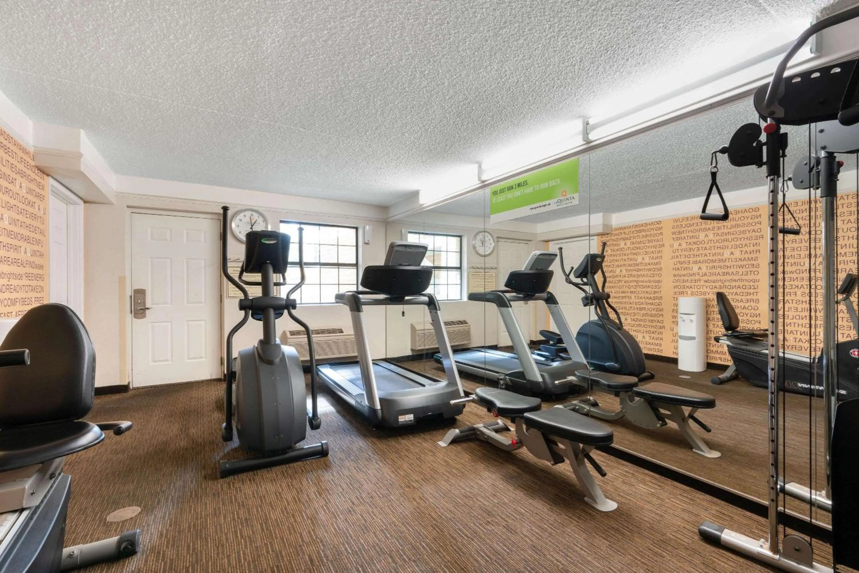 Fitness centre/facilities in La Quinta Inn by Wyndham Phoenix Sky Harbor Airport