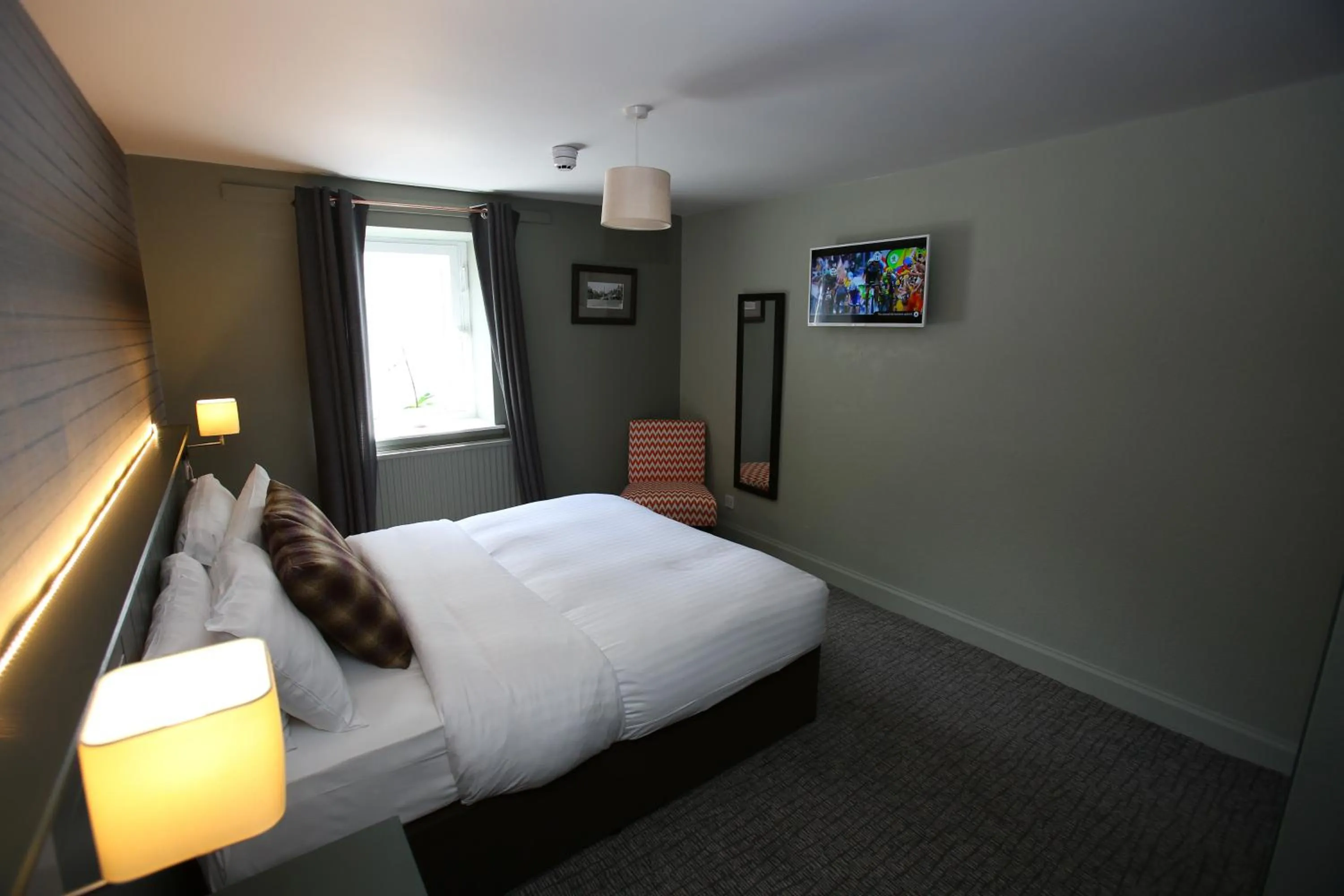 Bed in Kings Arms Hotel