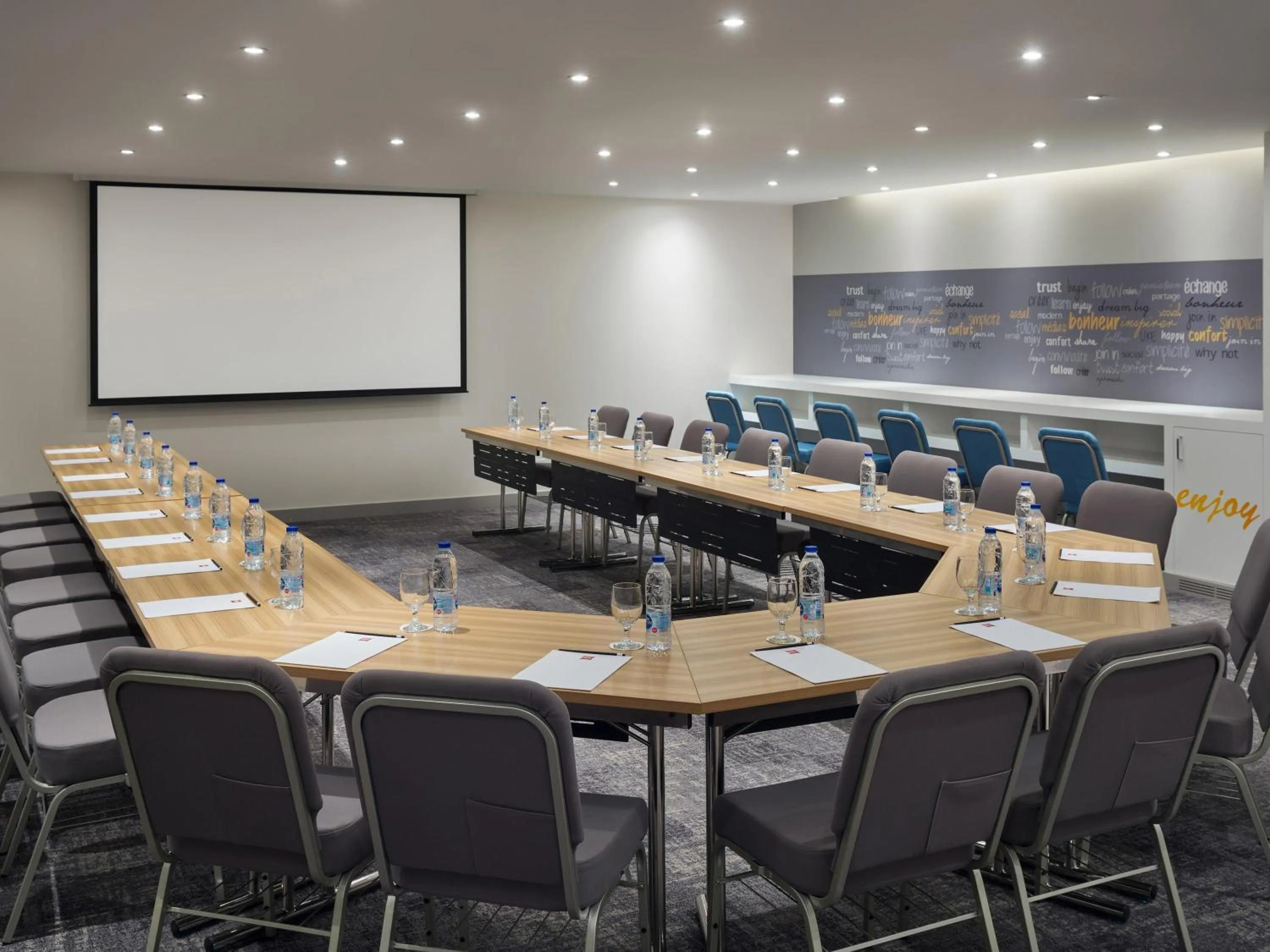 Meeting/conference room in Adagio Aparthotel Jeddah Malik Road