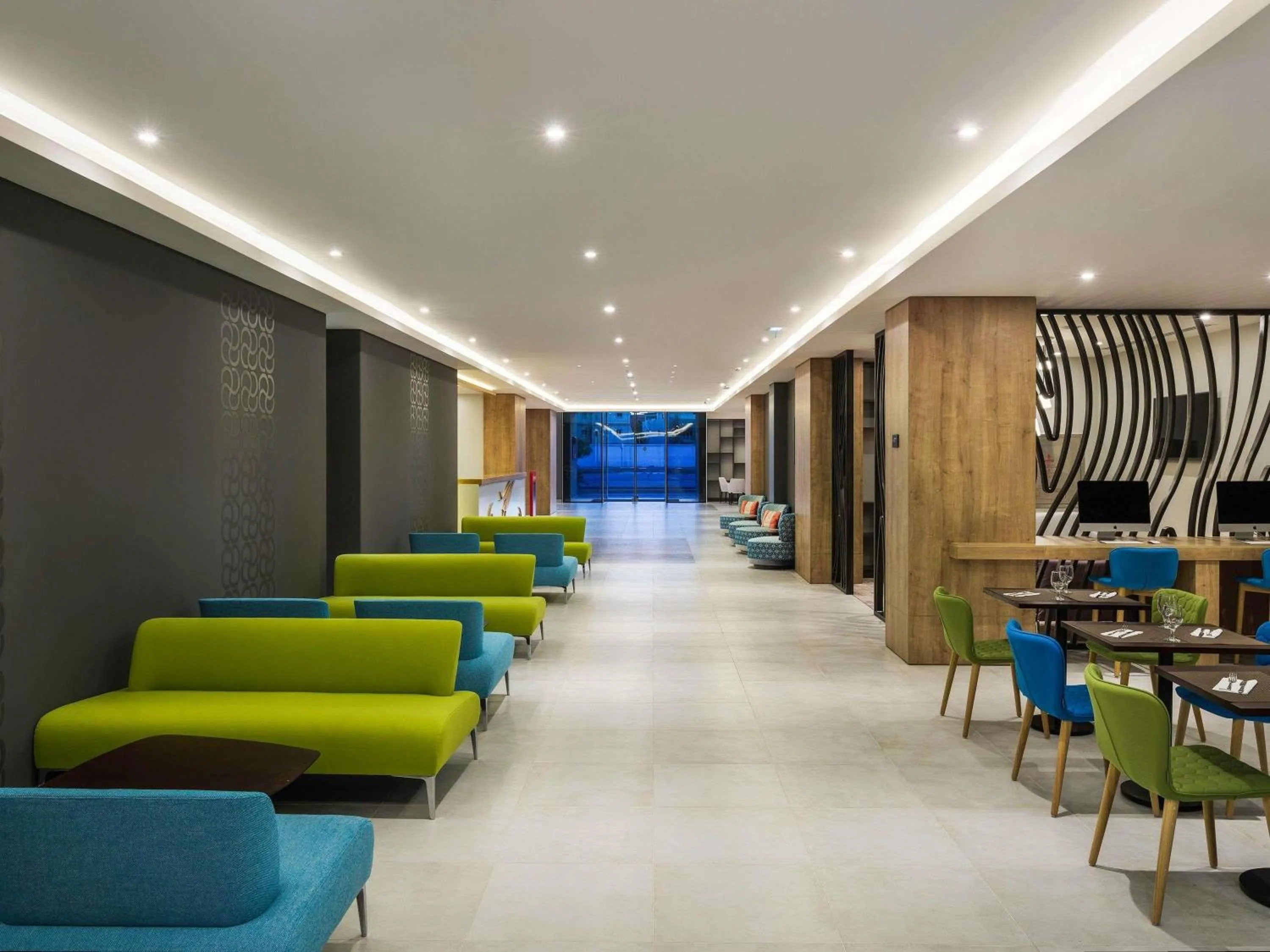 Lounge or bar in Adagio Aparthotel Jeddah Malik Road