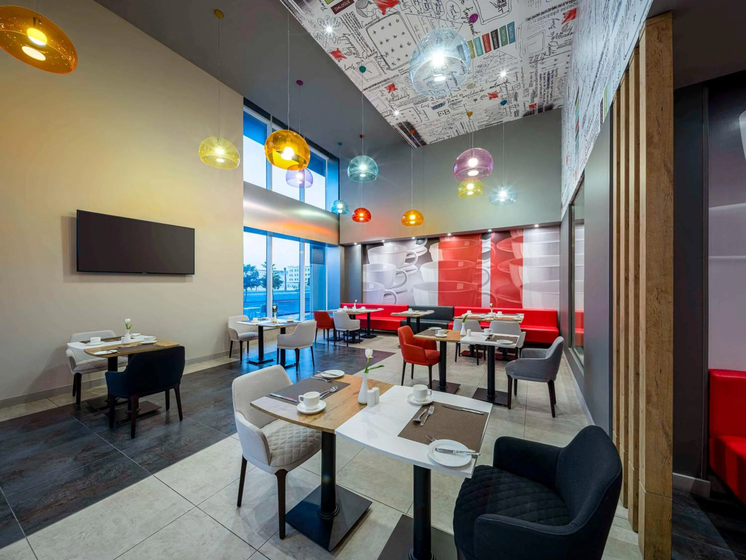 Restaurant/places to eat in Ibis Jeddah Malik Road