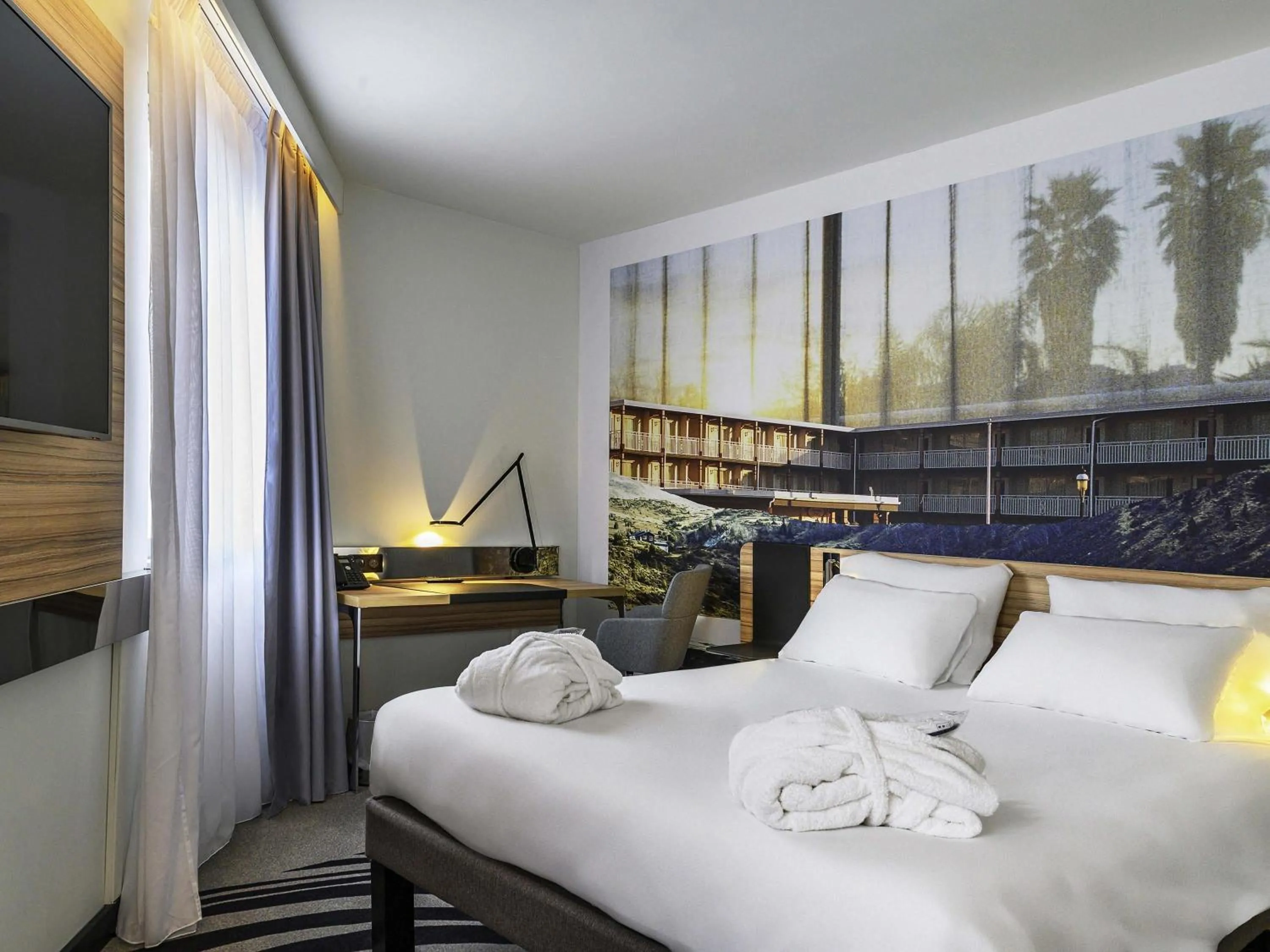 Bedroom, Bed in Novotel Saint-Étienne Centre Gare Châteaucreux