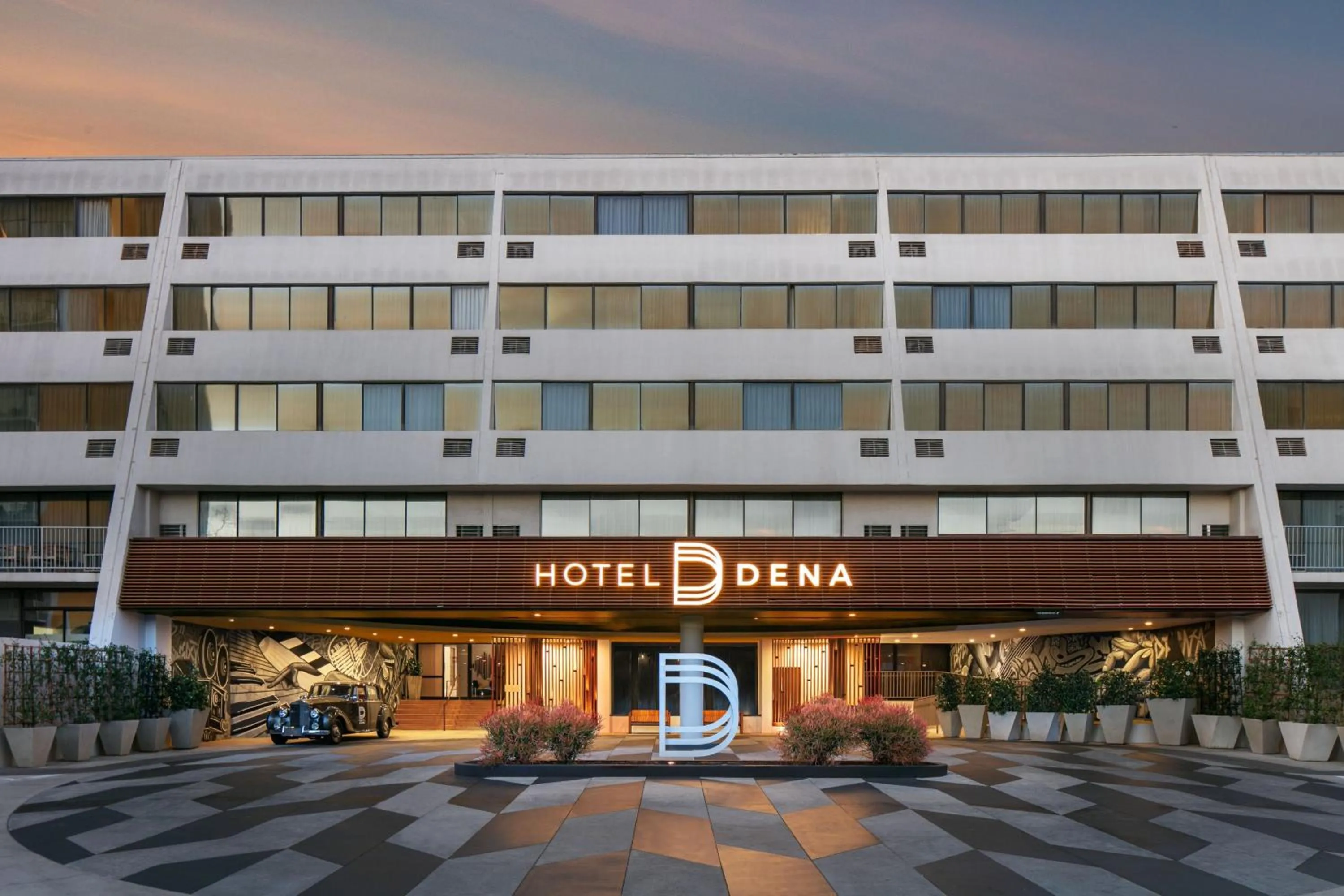 Property building in Hotel Dena, Pasadena Los Angeles, a Tribute Portfolio Hotel