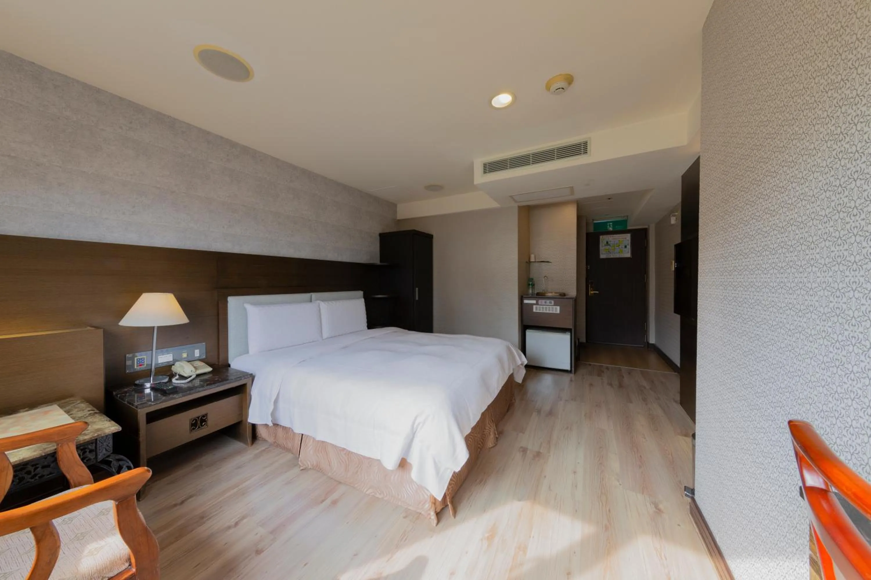 Bed in Shihzuwan Hotel – Kaohsiung Station