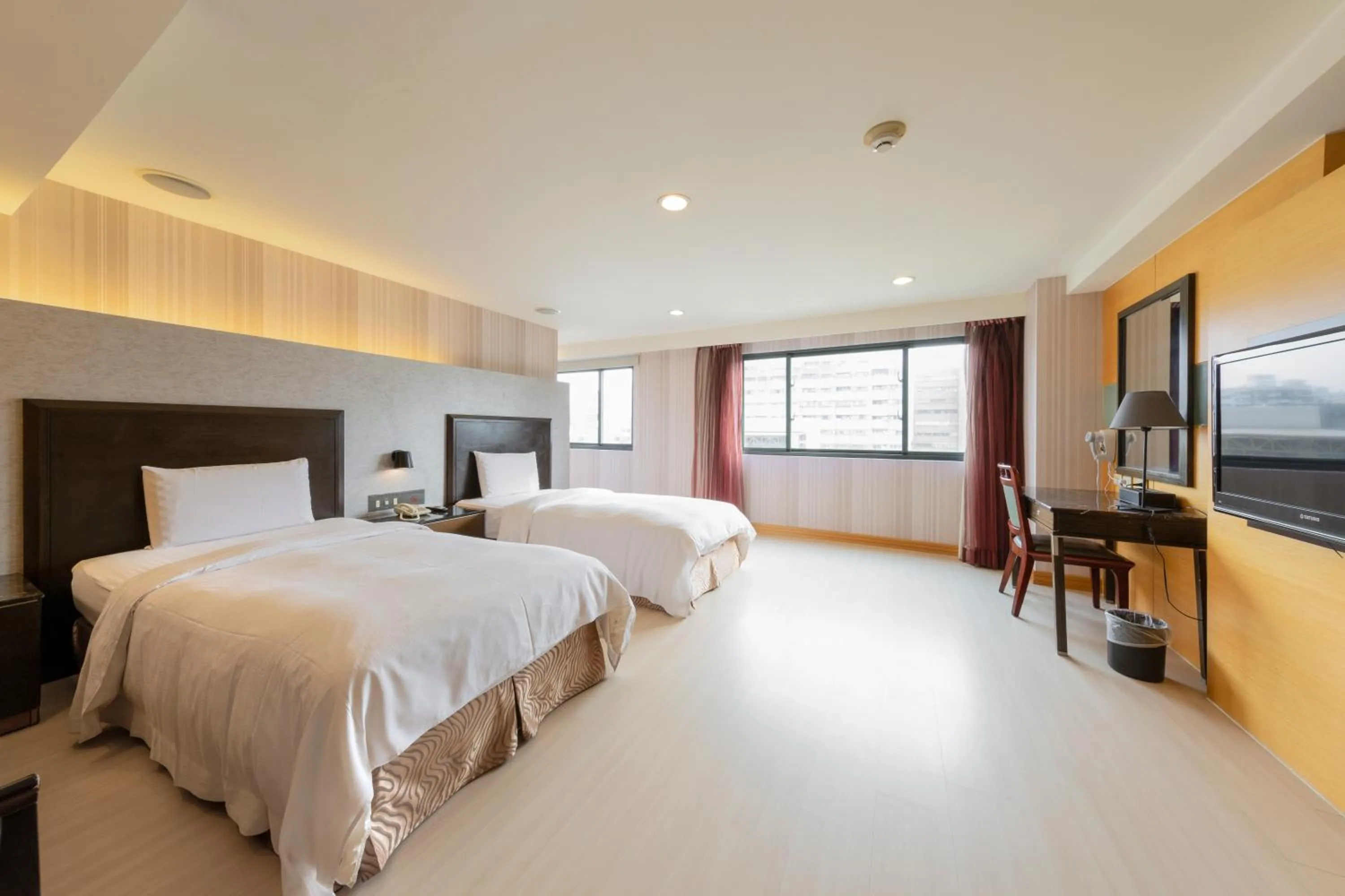 Bed in Shihzuwan Hotel – Kaohsiung Station