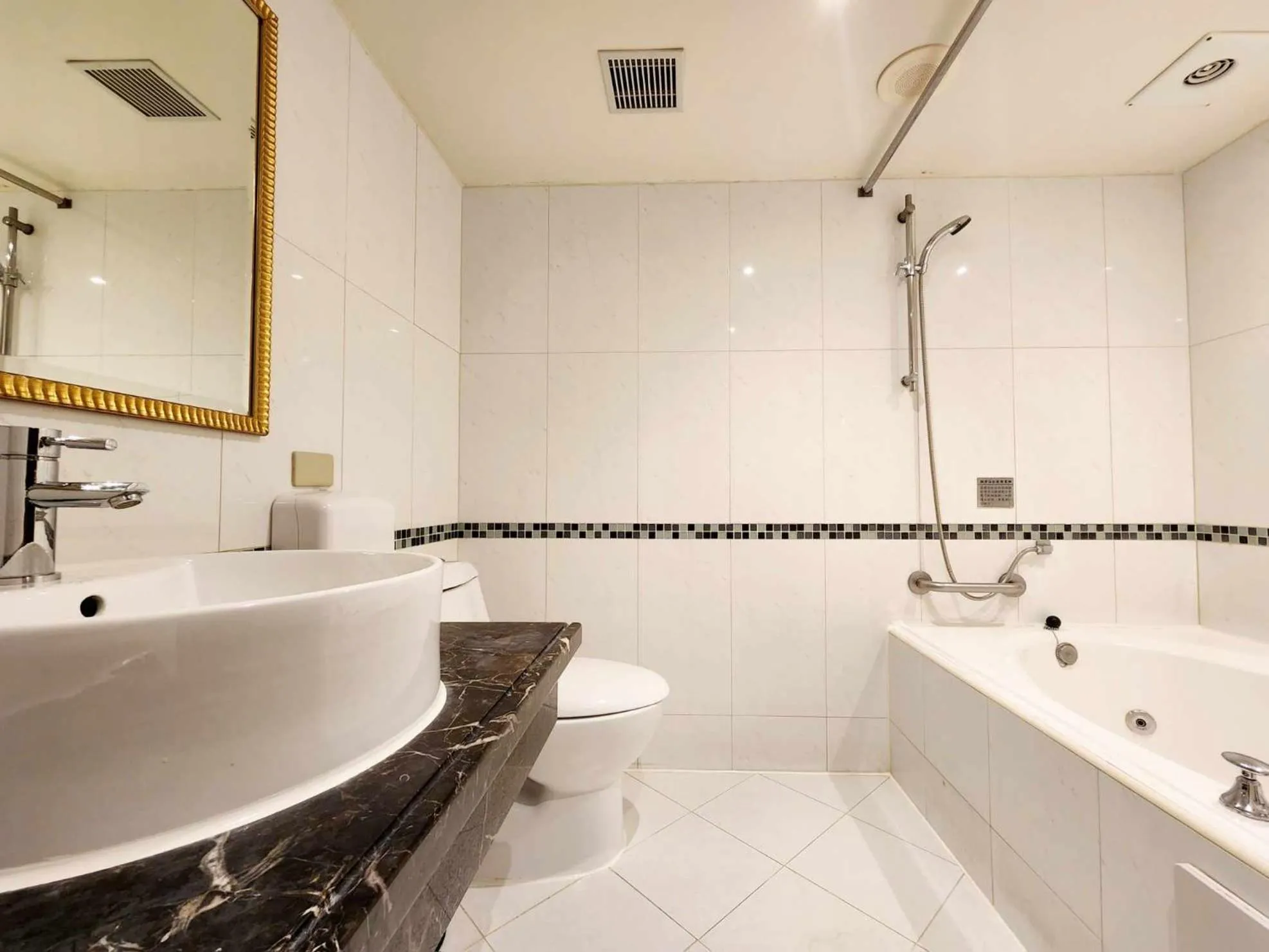 Shihzuwan Hotel – Kaohsiung Station