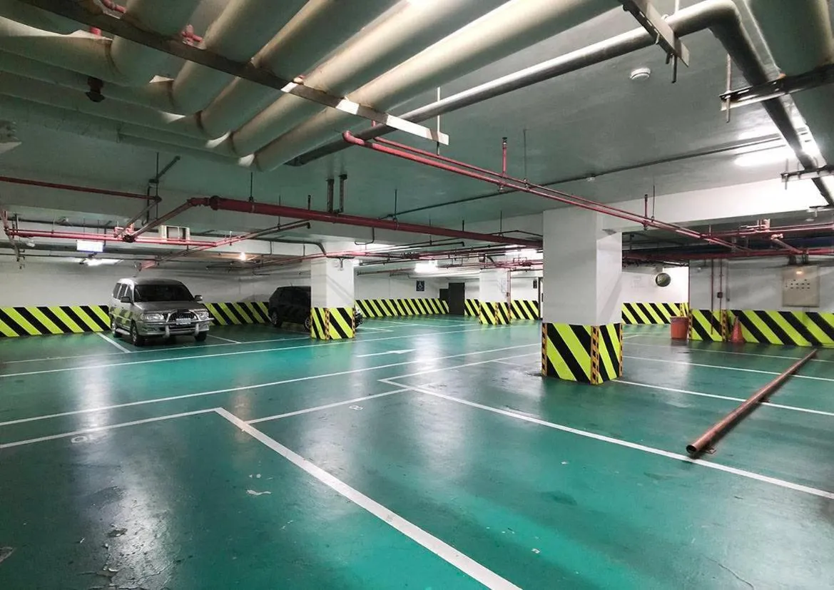 Parking in Shihzuwan Hotel – Kaohsiung Station