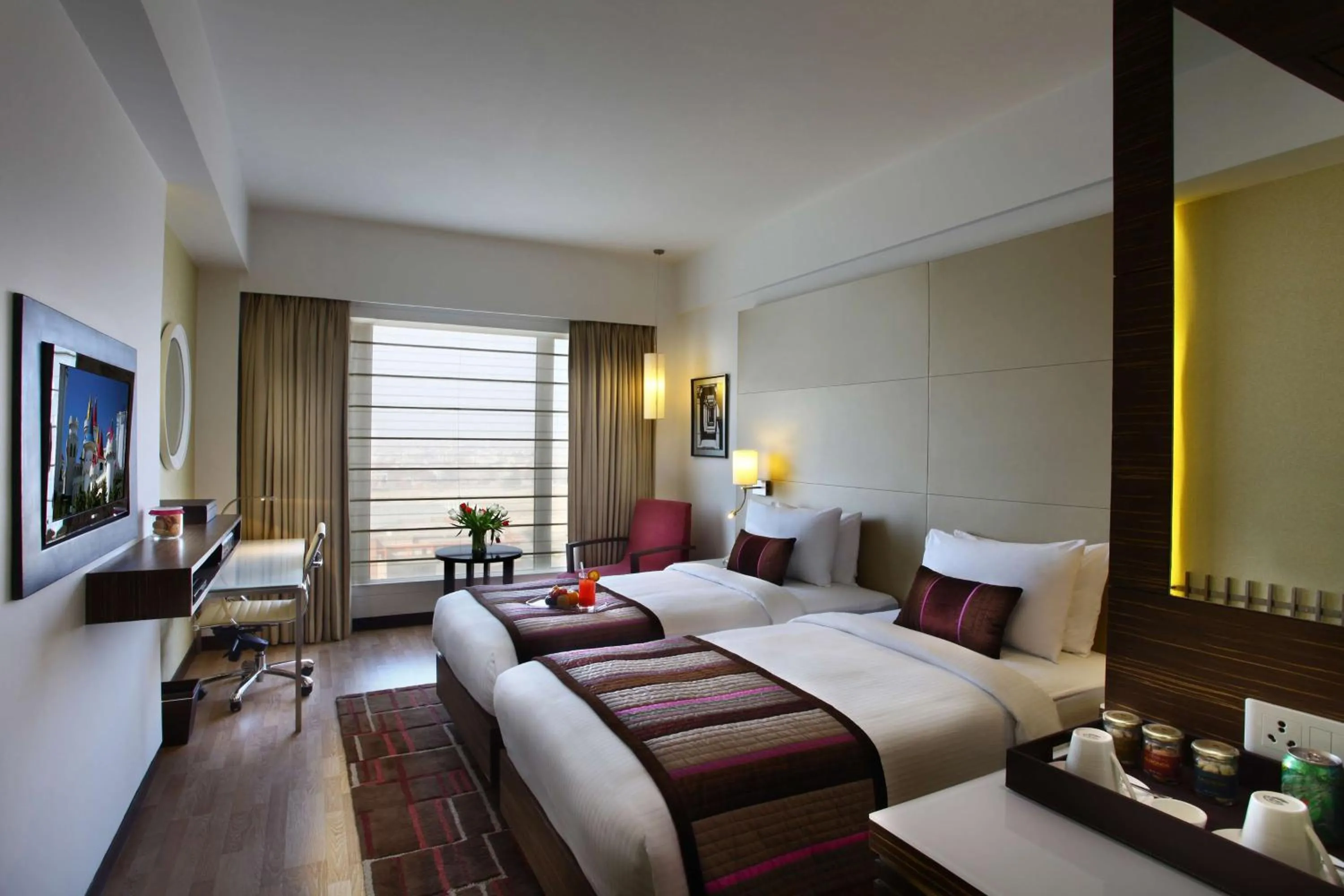 Photo of the whole room, Bed in Park Plaza Shahdara