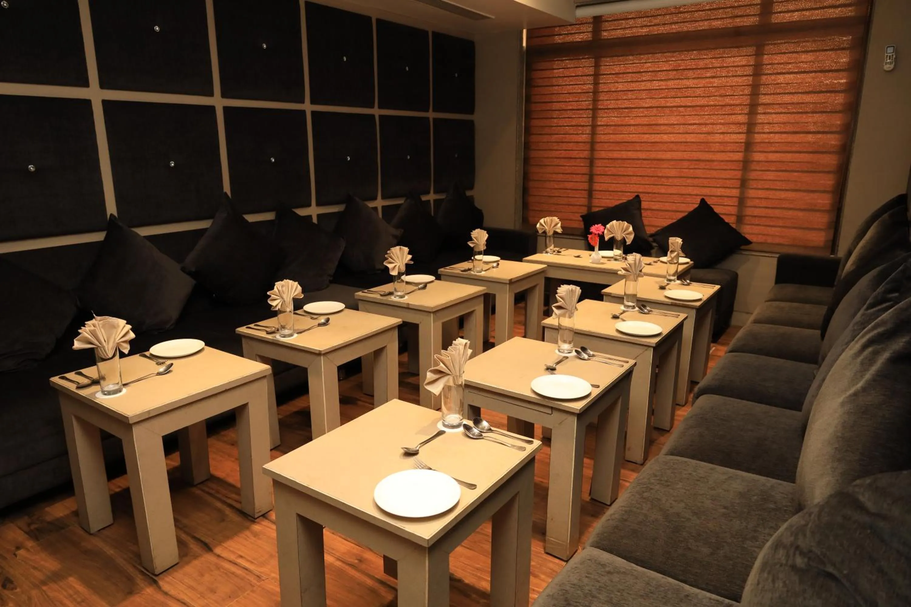 Restaurant/places to eat in Aananda Imperial