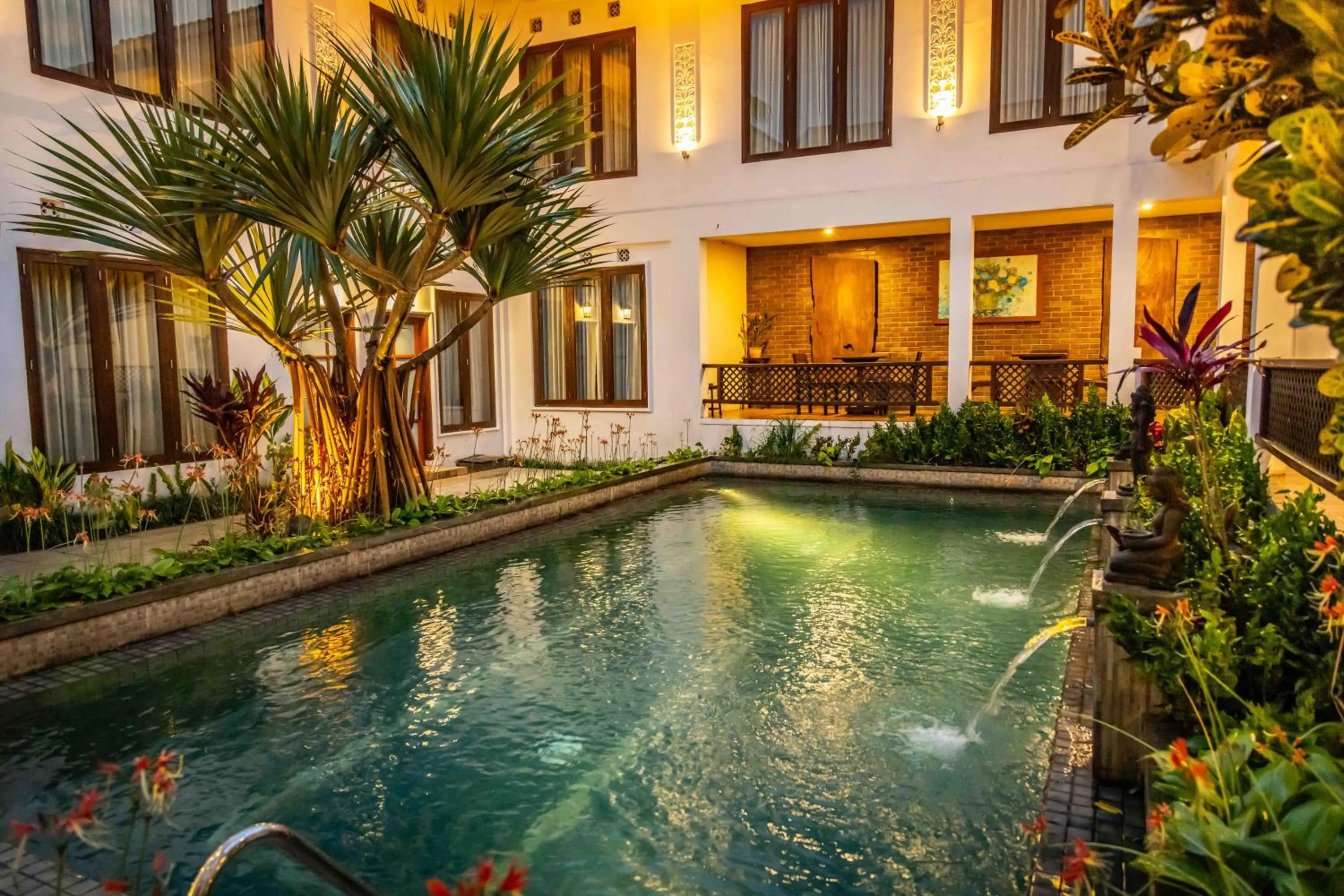 Swimming pool in Family Hotel Gradia 2