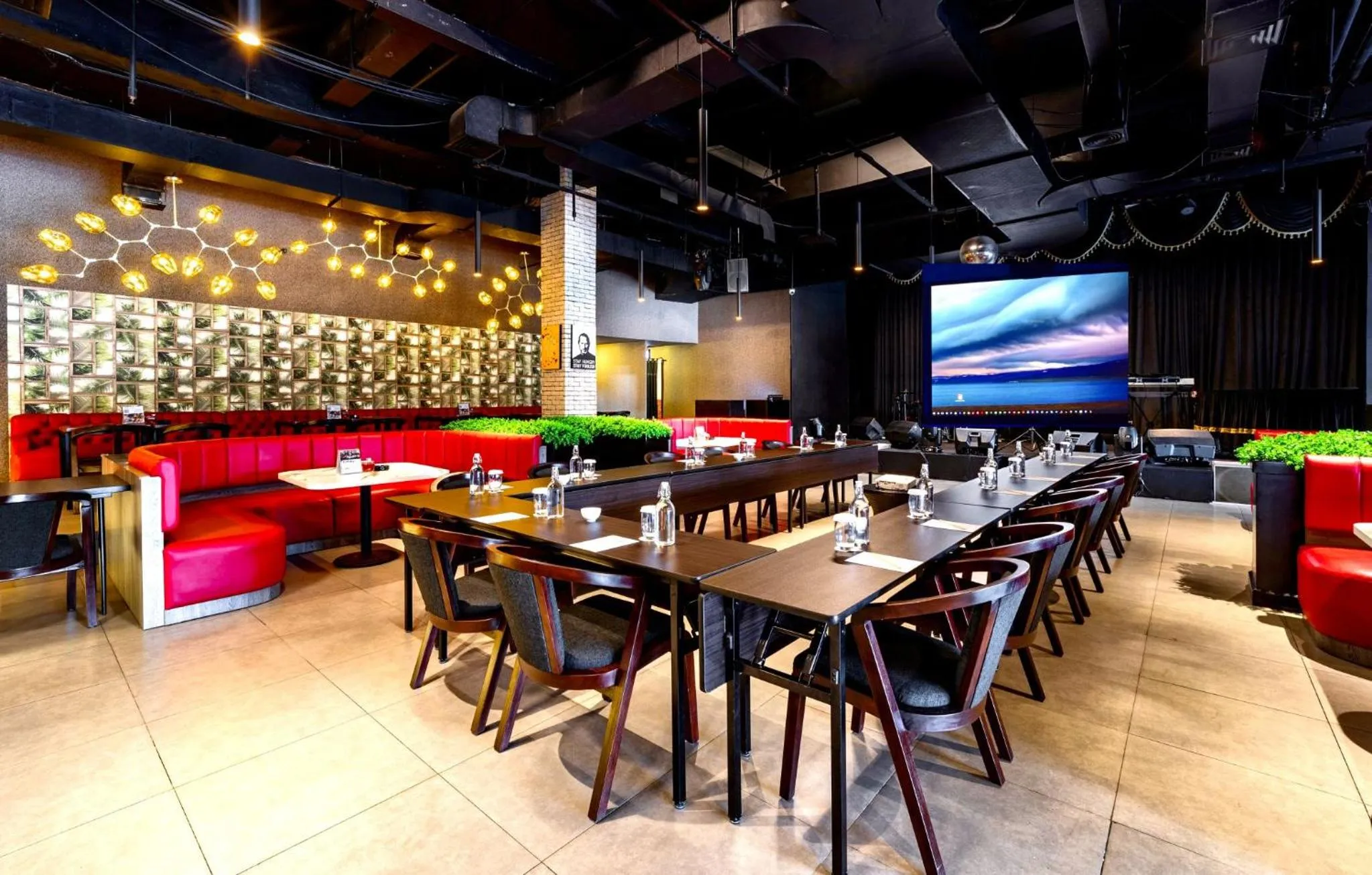 Restaurant/places to eat in Aston Cirebon Hotel and Convention Center