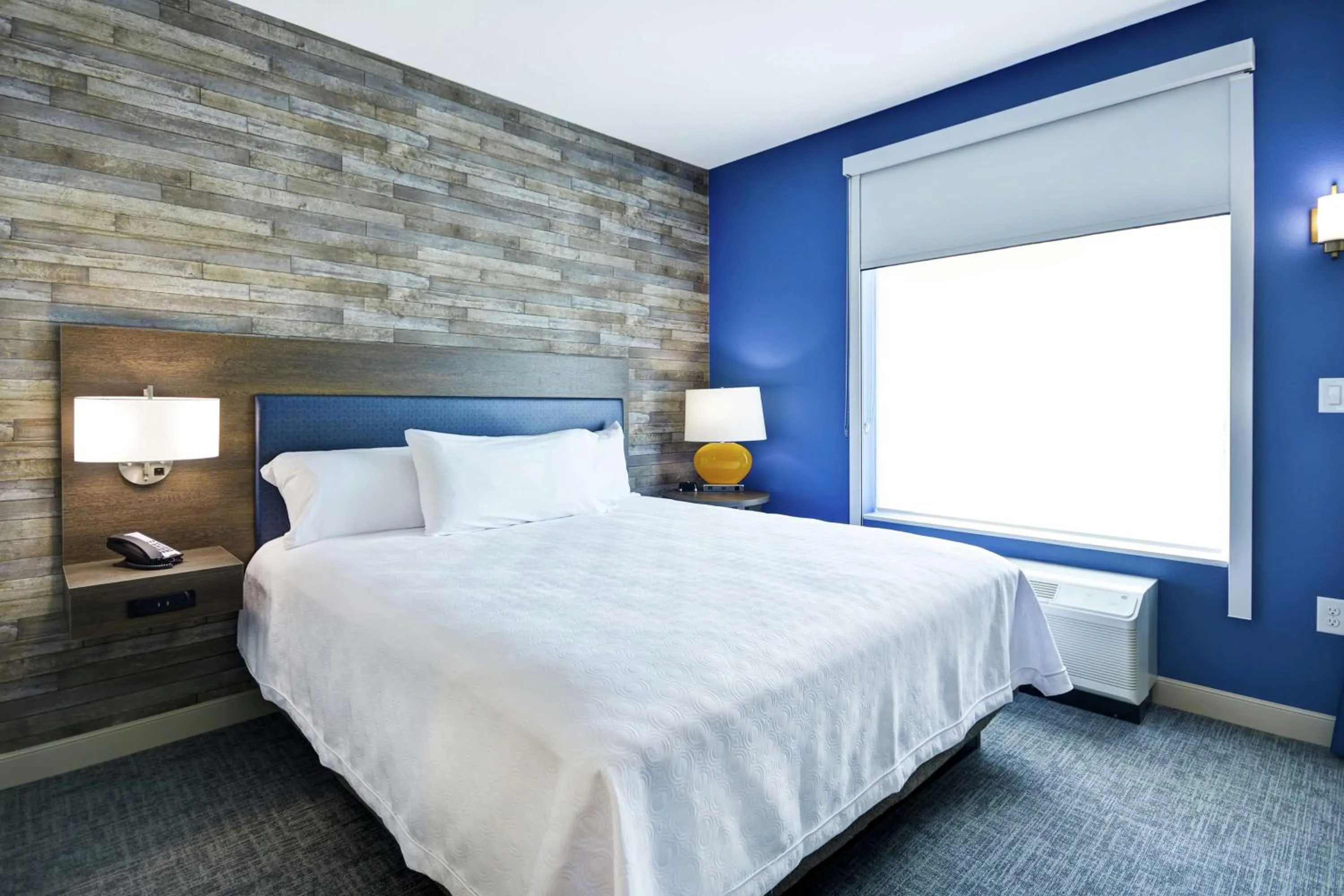 Bed in Home2 Suites Houston Westchase