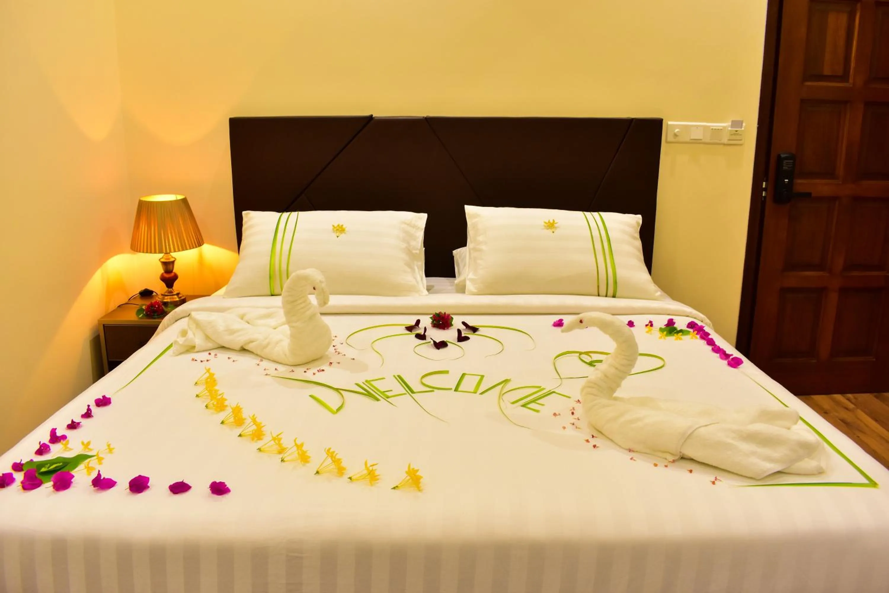 Bed in Isle Royal Inn