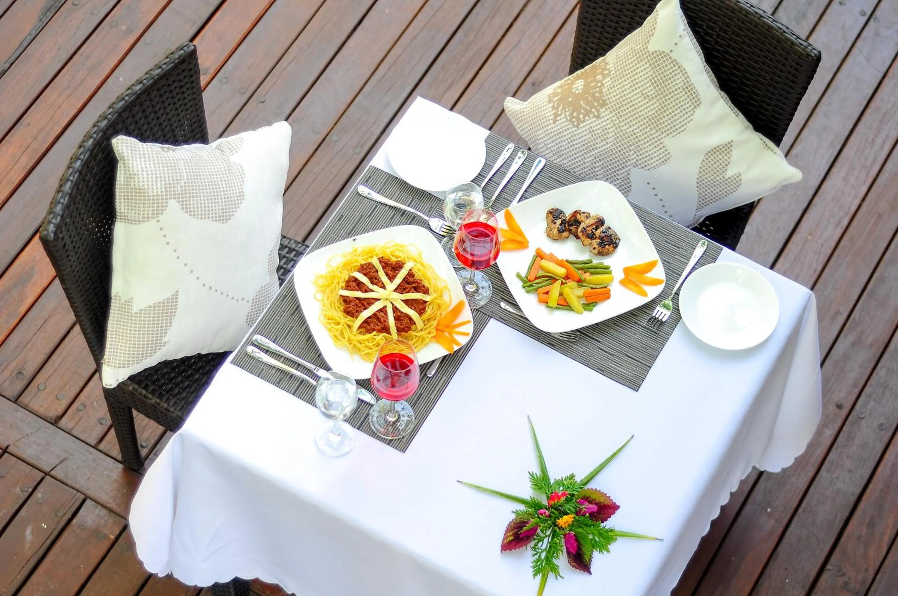 Food and drinks in Isle Royal Inn