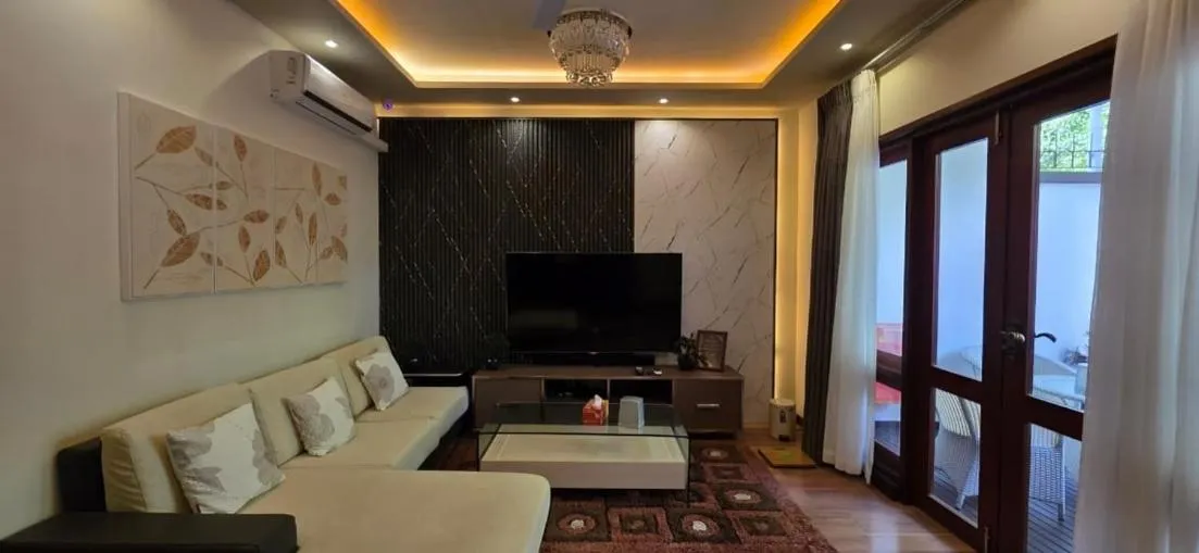 Property building in Isle Royal Inn