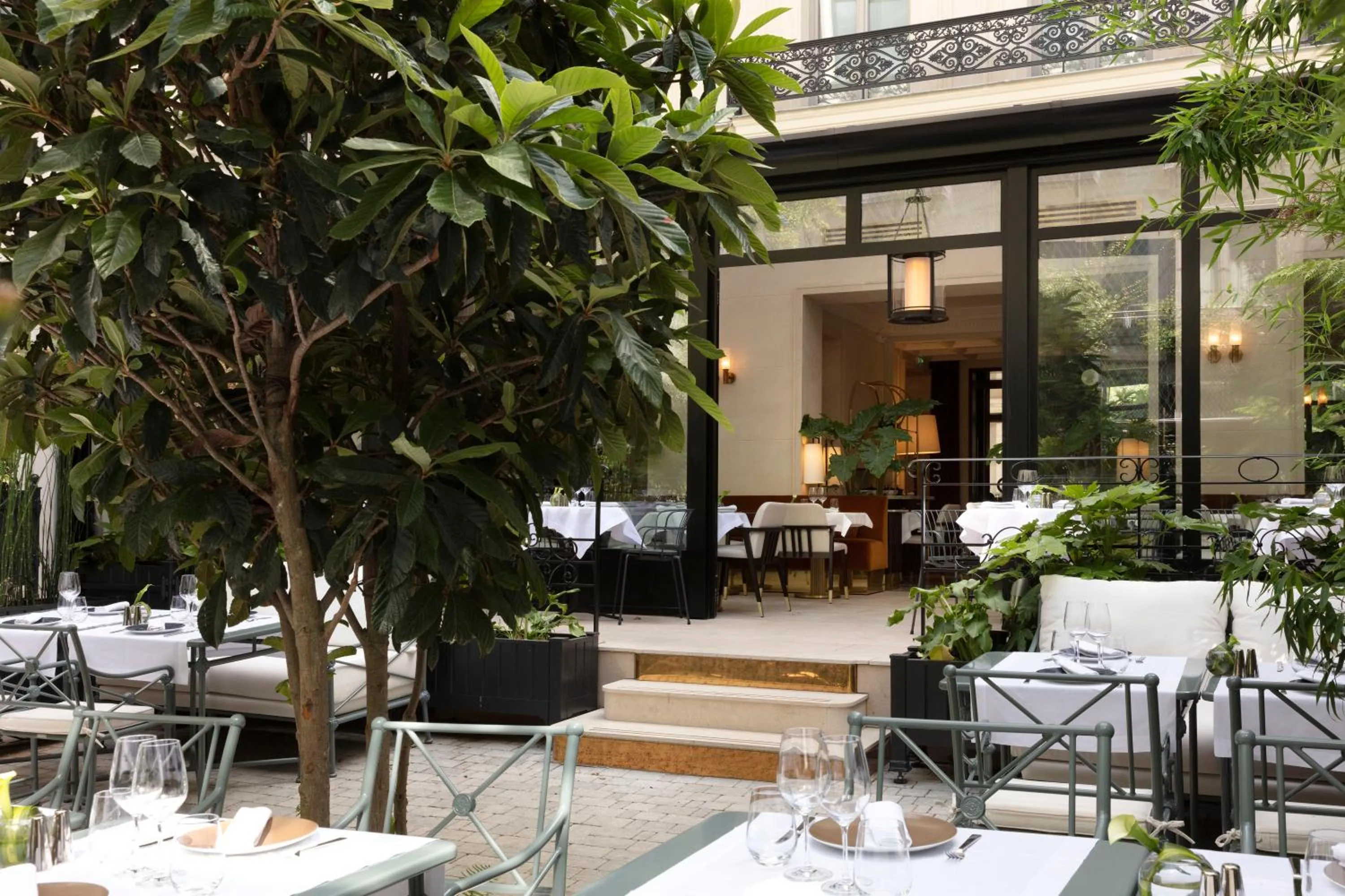 Patio in Les Jardins du Faubourg Hotel & Spa by Shiseido