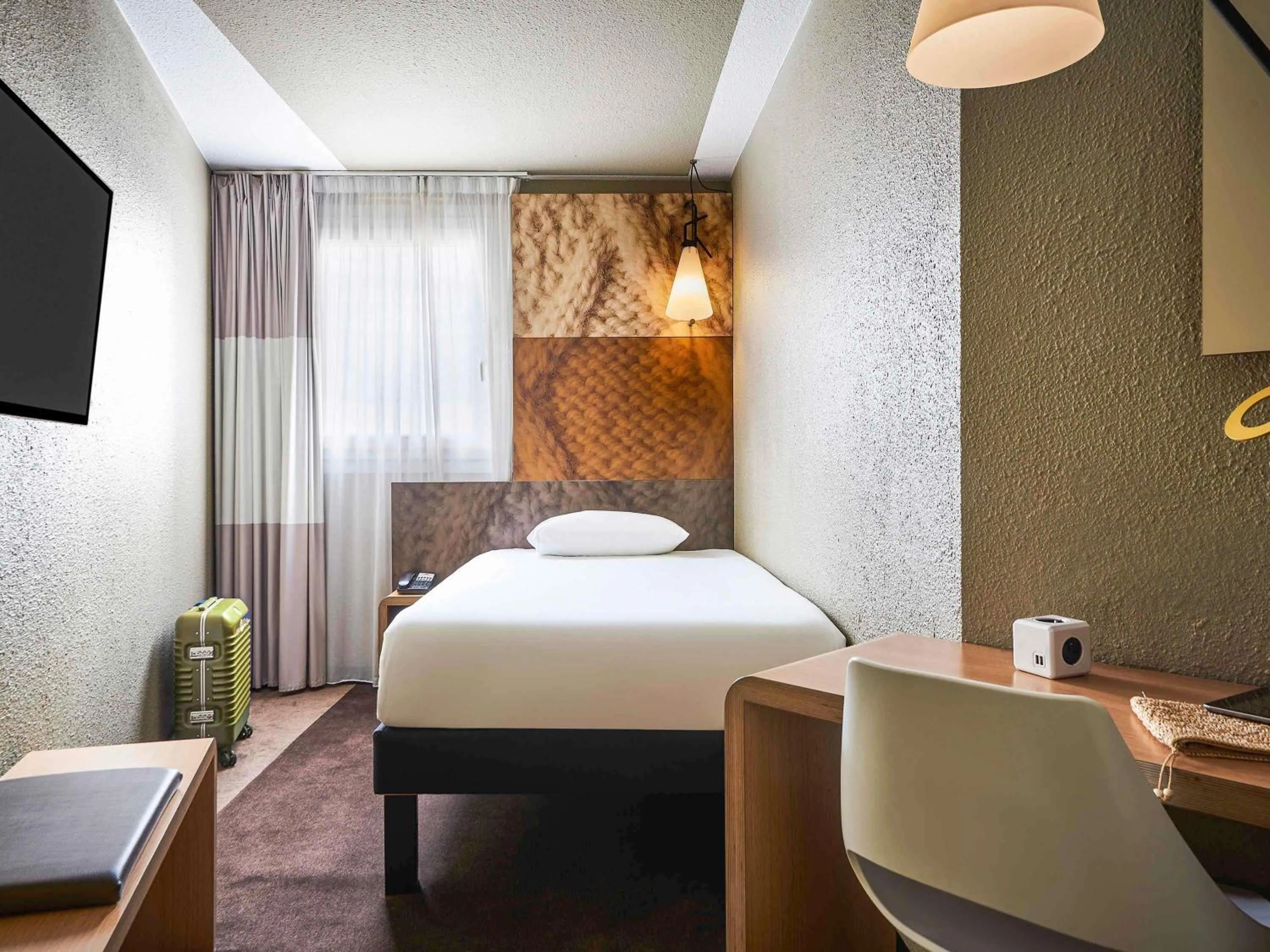 Bedroom, Bed in ibis Paris Avenue d'Italie 13ème