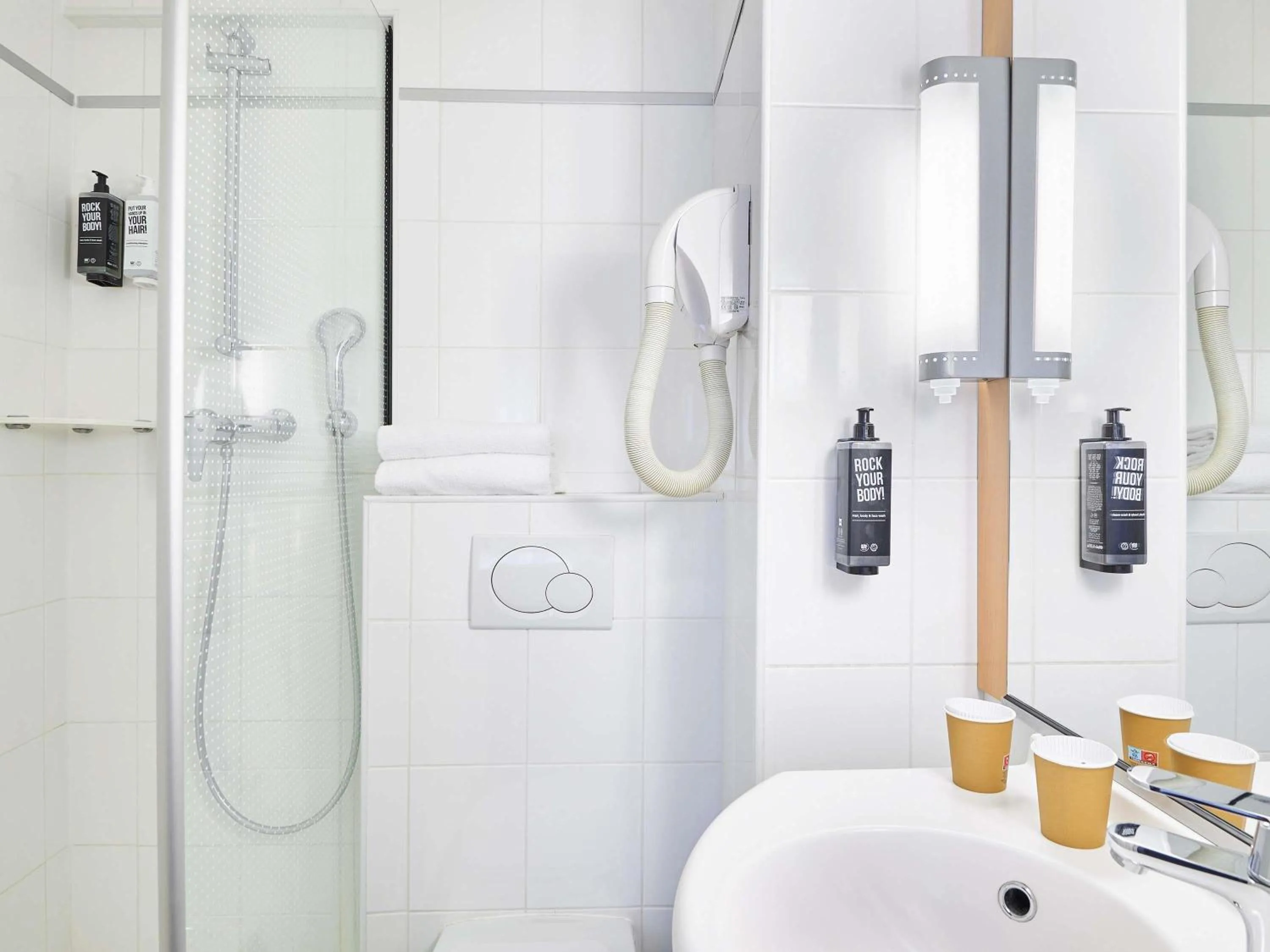 Bedroom in ibis Paris Avenue d'Italie 13ème