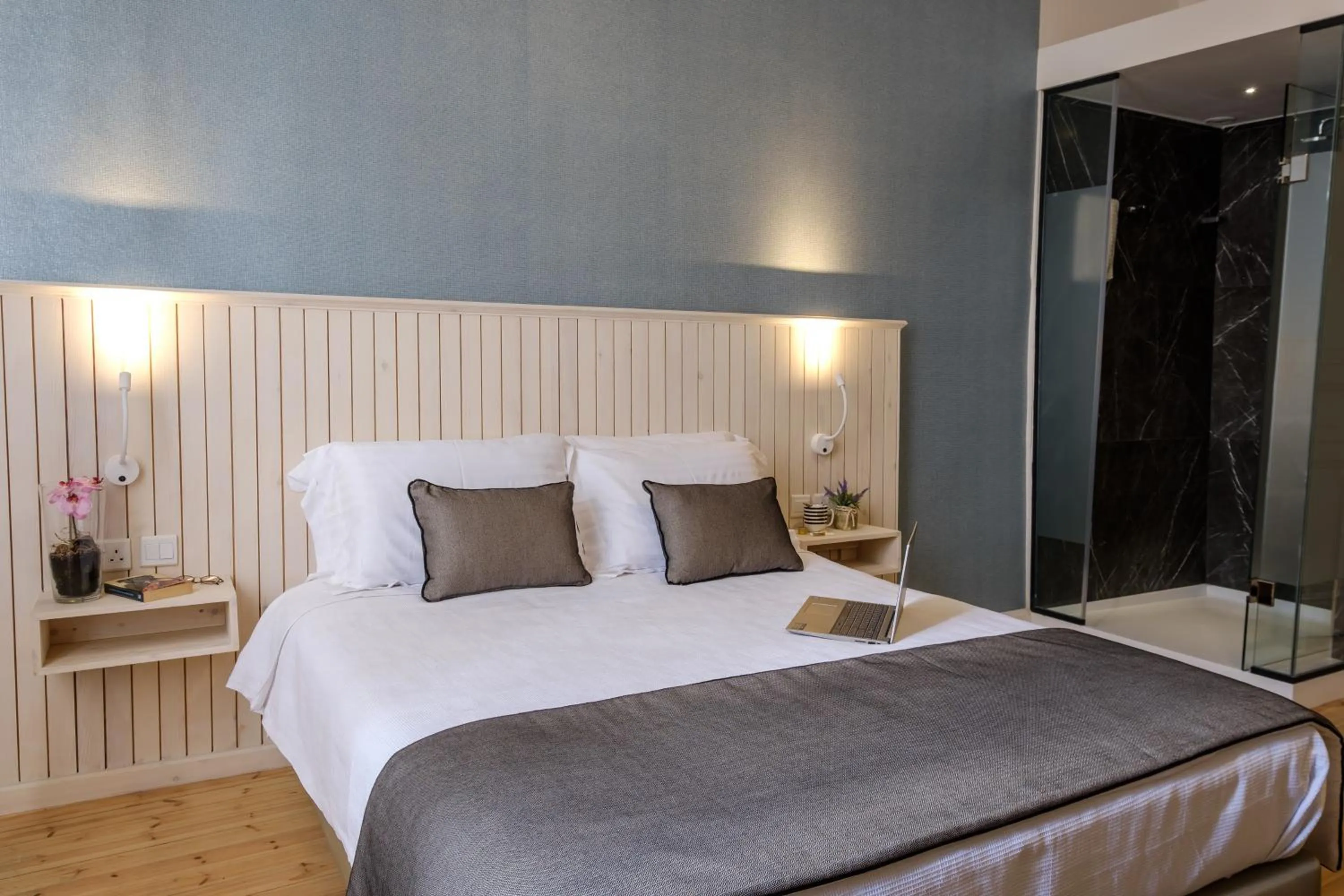 Shower, Bed in Limassol Old Town Mansion