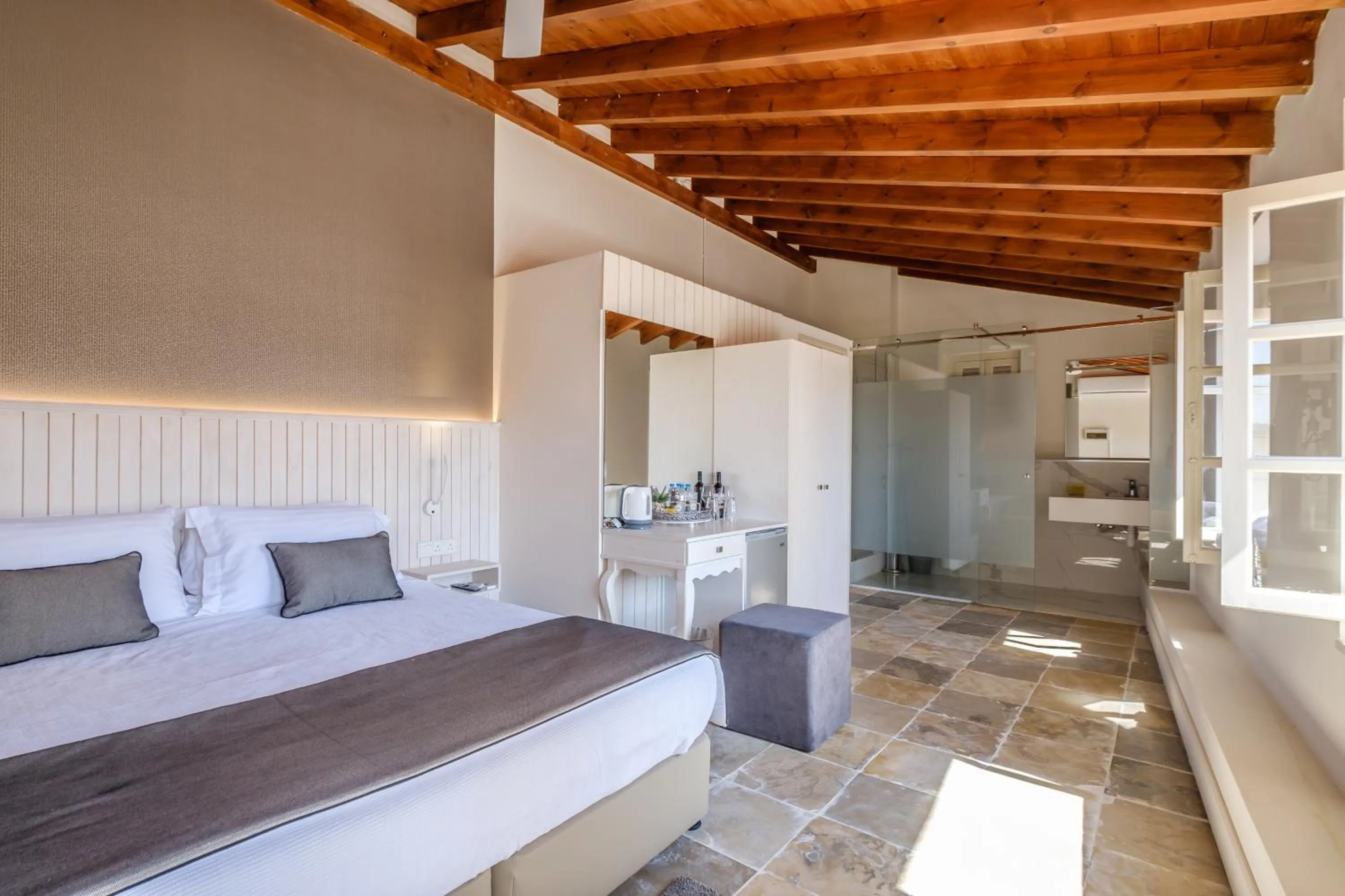 Shower, Bed in Limassol Old Town Mansion