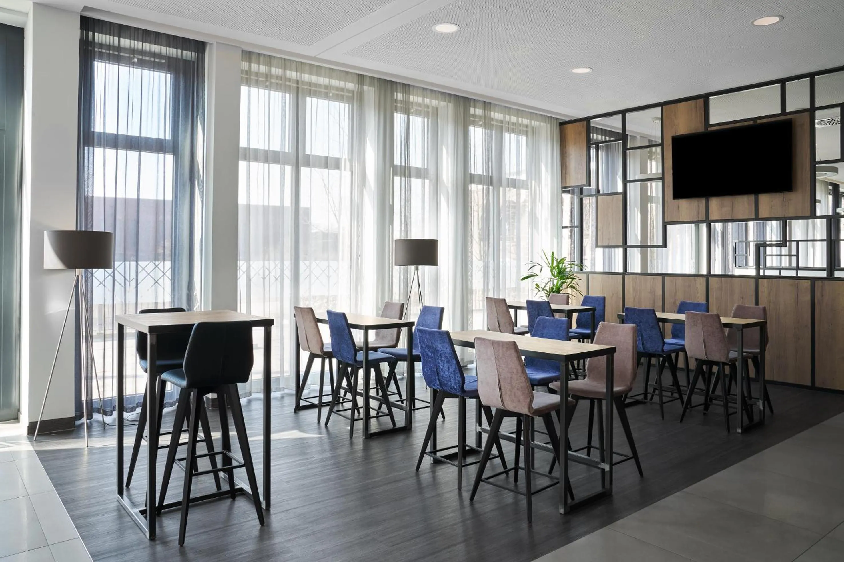 Lounge or bar in Four Points Flex by Sheraton Bochum