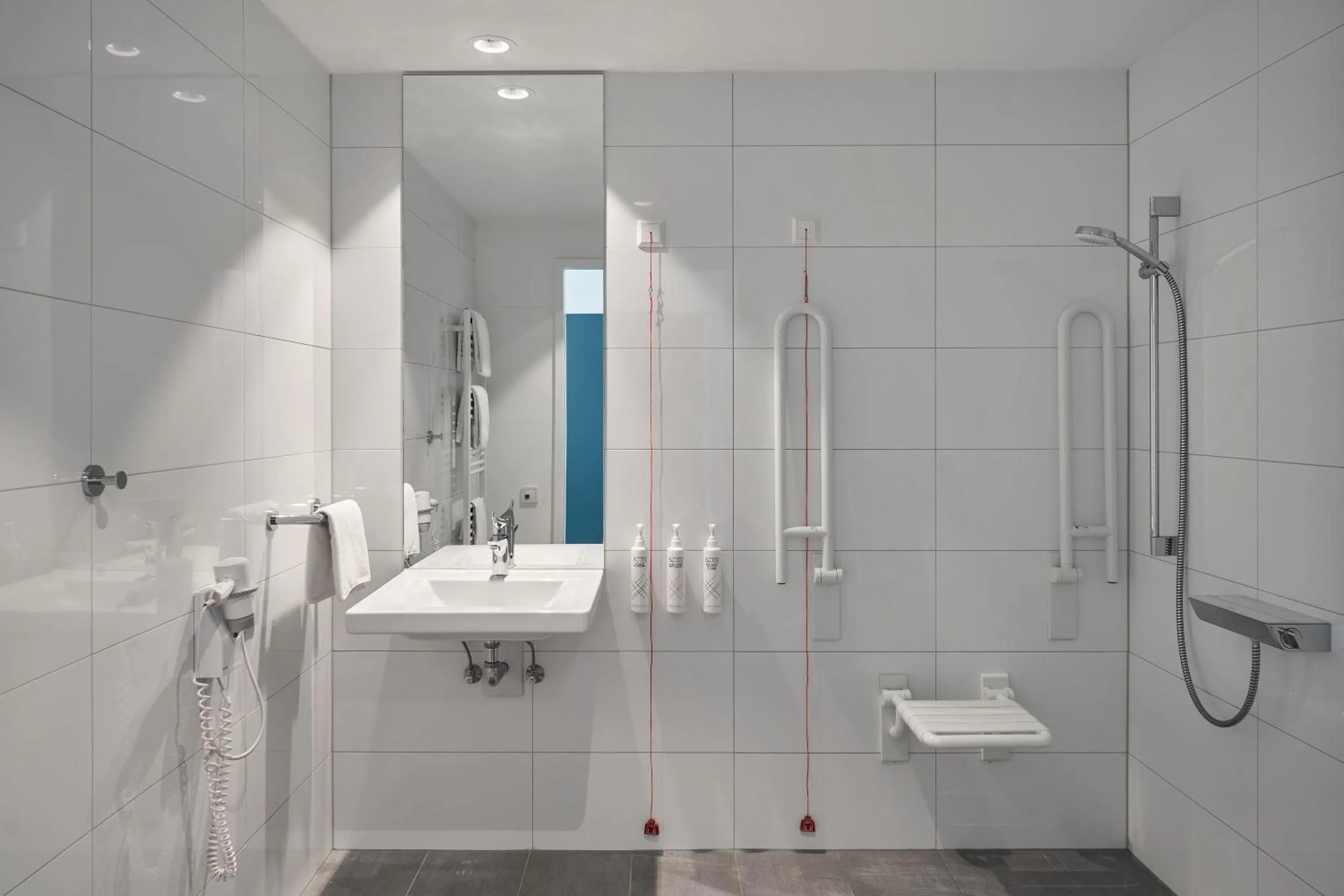 Bathroom in Four Points Flex by Sheraton Bochum