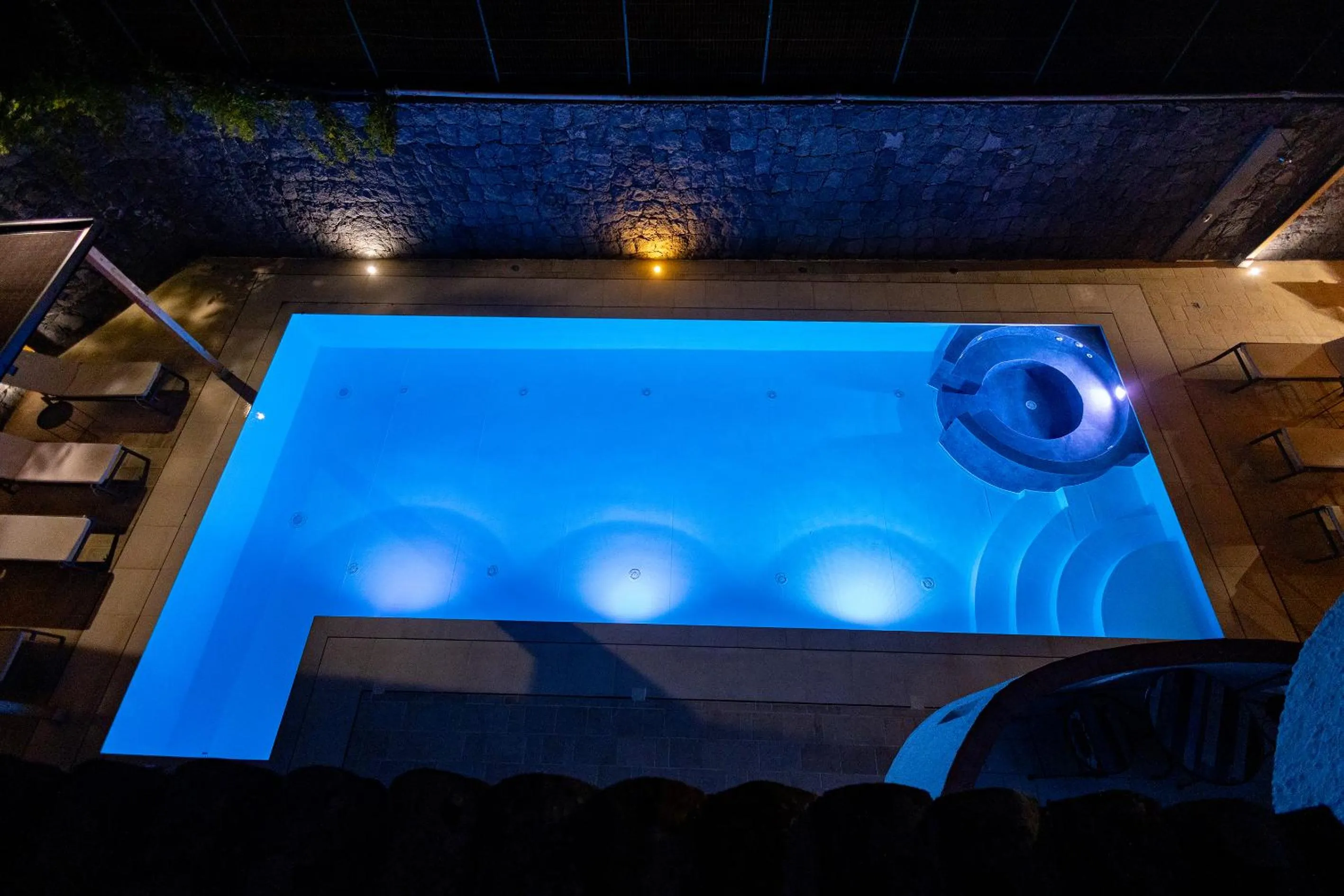 Pool view in Marty Luxury B&B