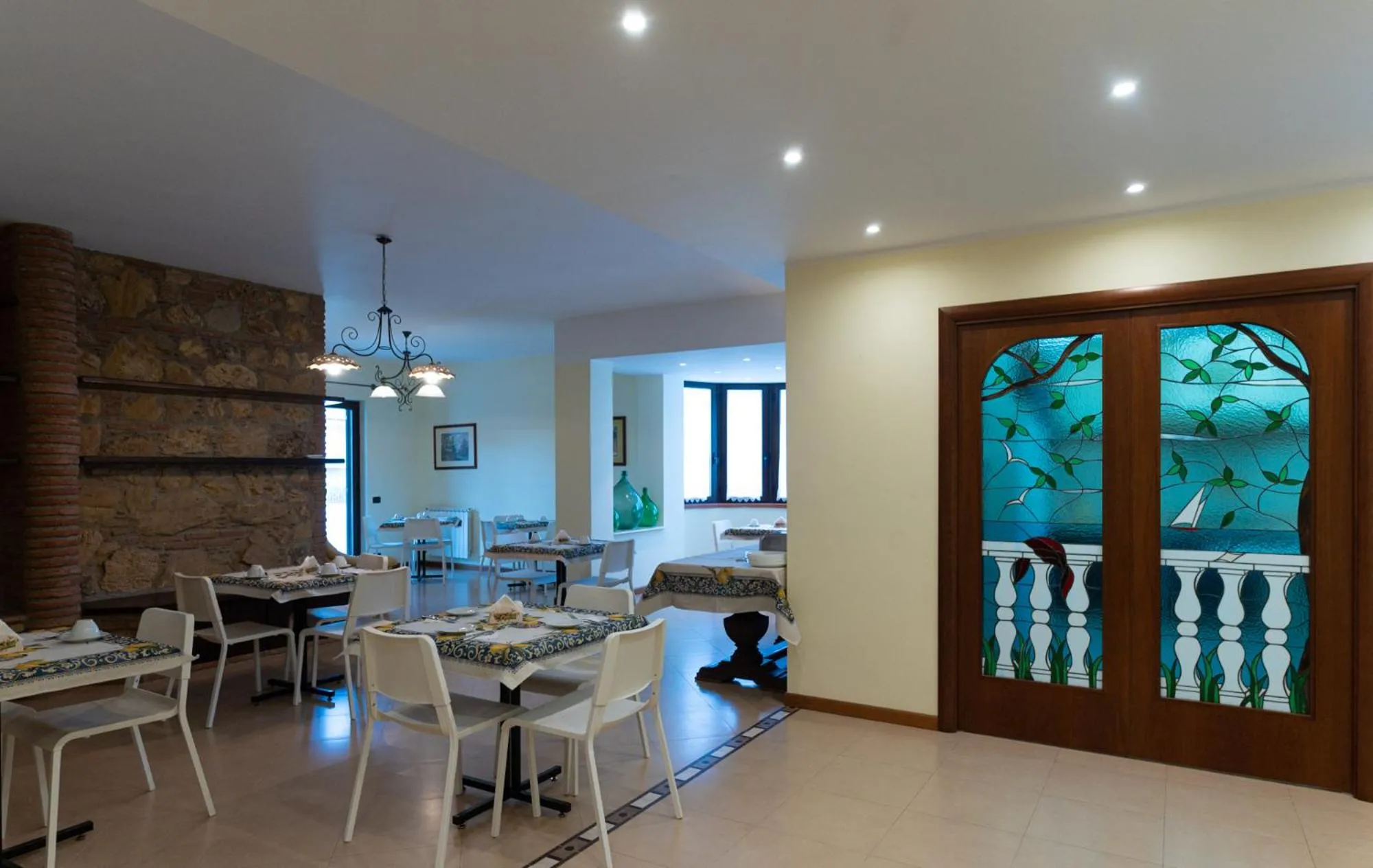 Dining area in Marty Luxury B&B