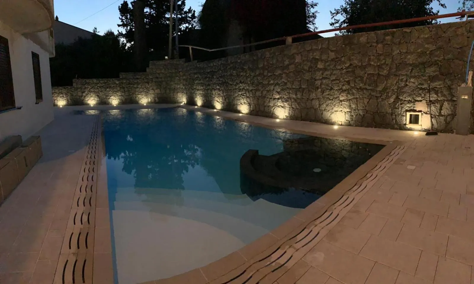 Pool view in Marty Luxury B&B