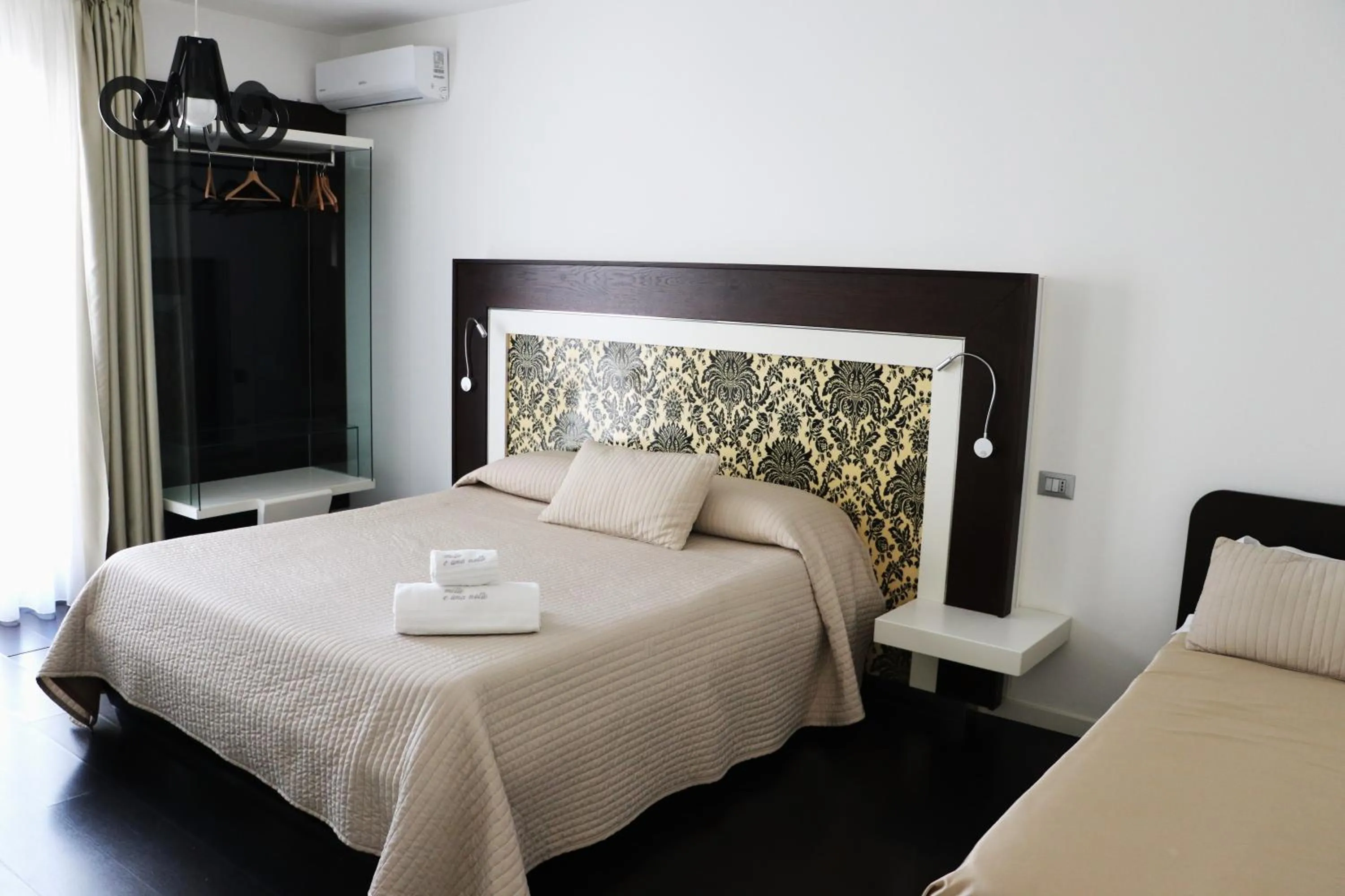 Bedroom, Bed in Mille e Una Notte