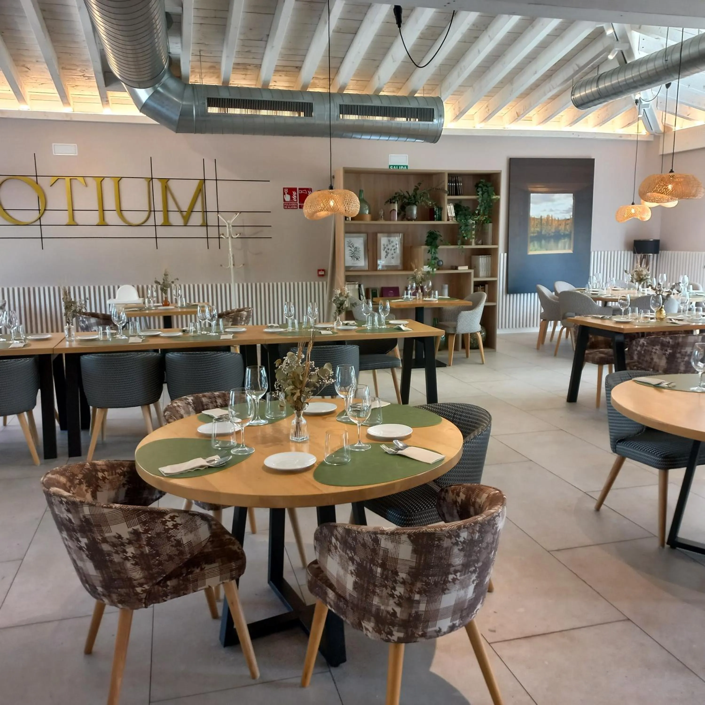 Restaurant/places to eat in Natura Resorts