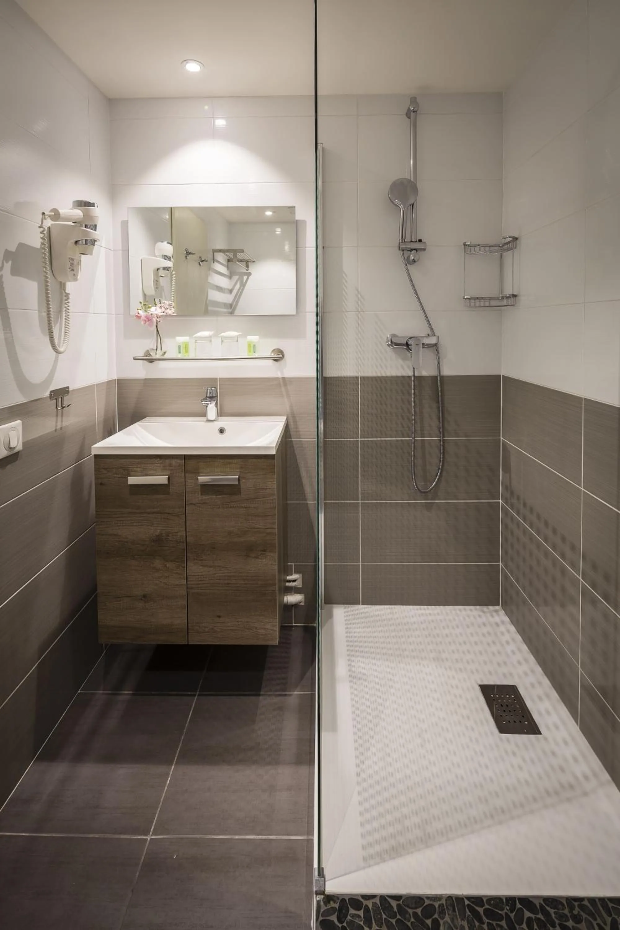 Shower in Les Loges du Park