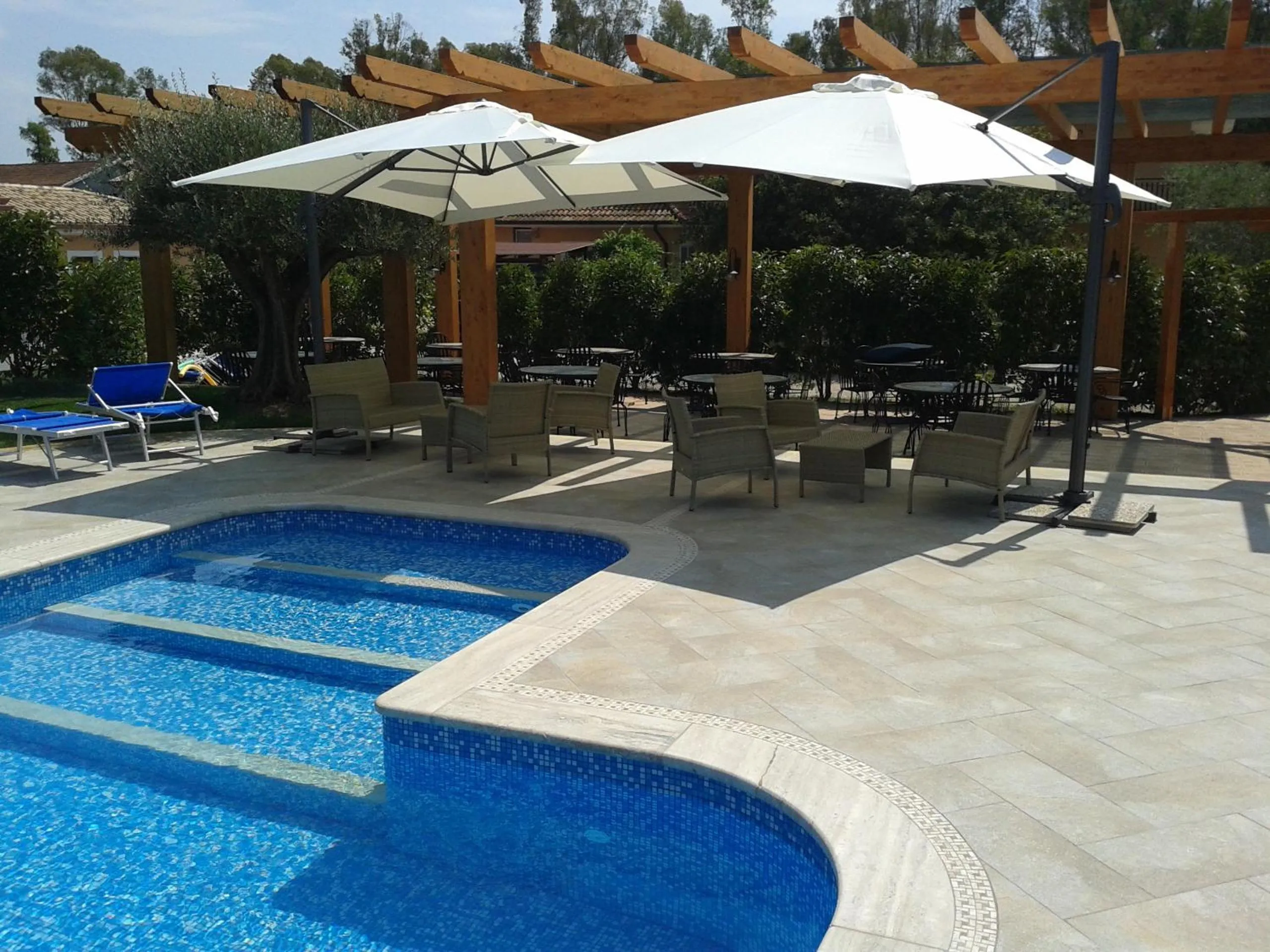 Swimming pool in Hotel Villa Aurora