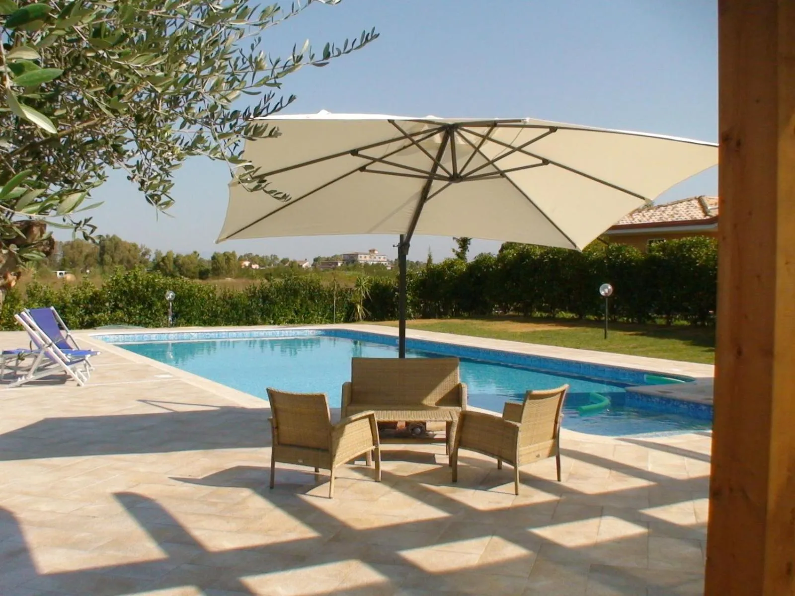 Swimming pool in Hotel Villa Aurora