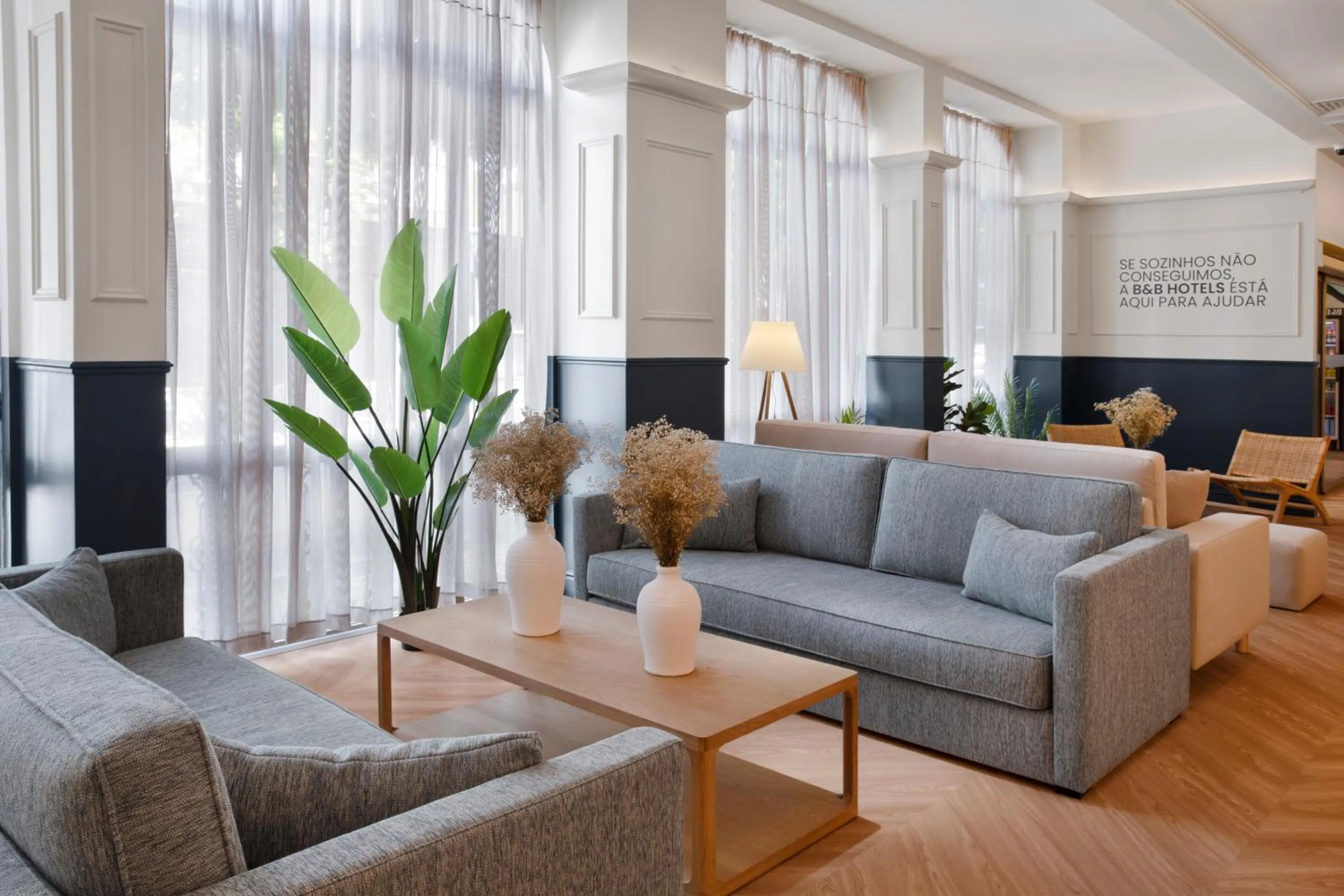 Living room in B&B HOTEL Figueira Da Foz