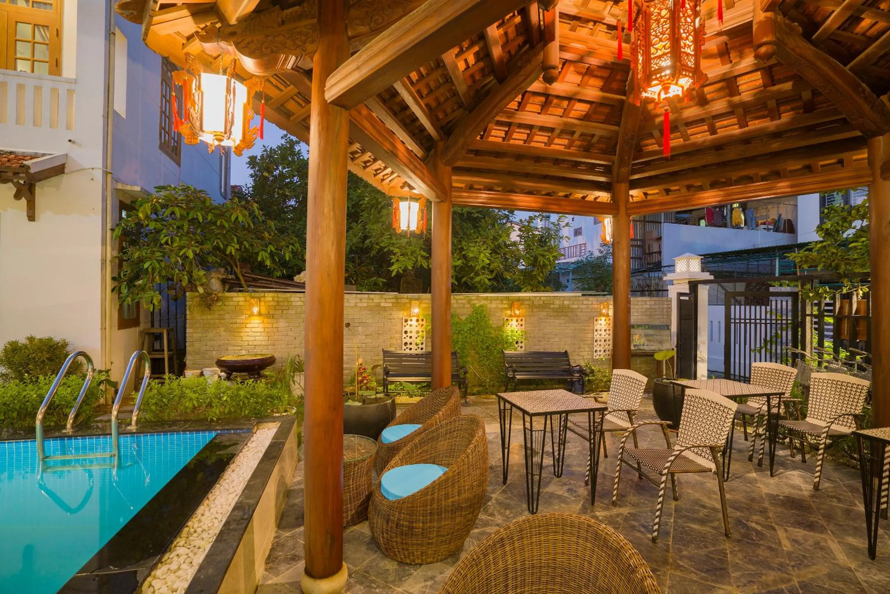 Restaurant/places to eat in Green Grapefruit Villa