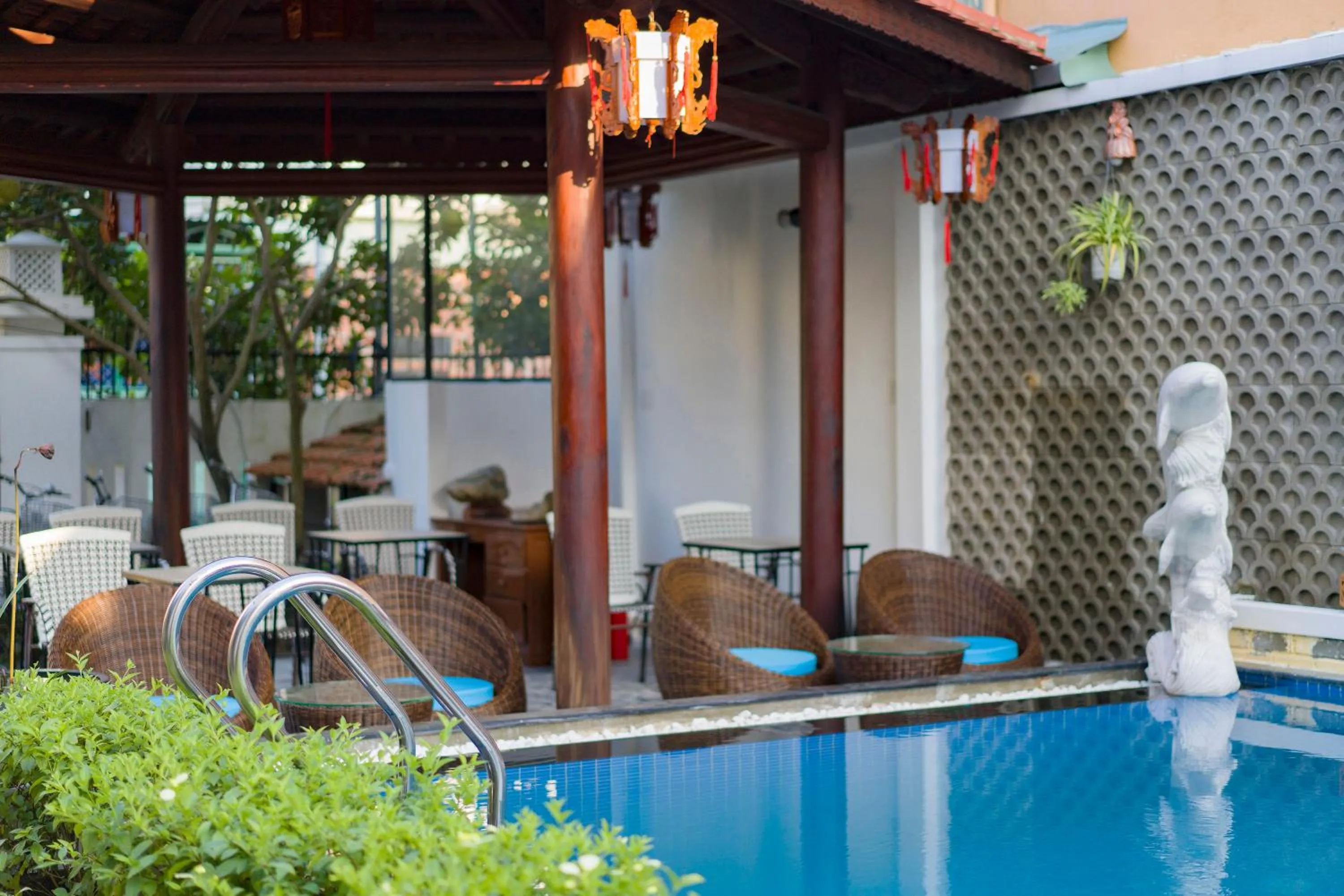 Restaurant/places to eat in Green Grapefruit Villa