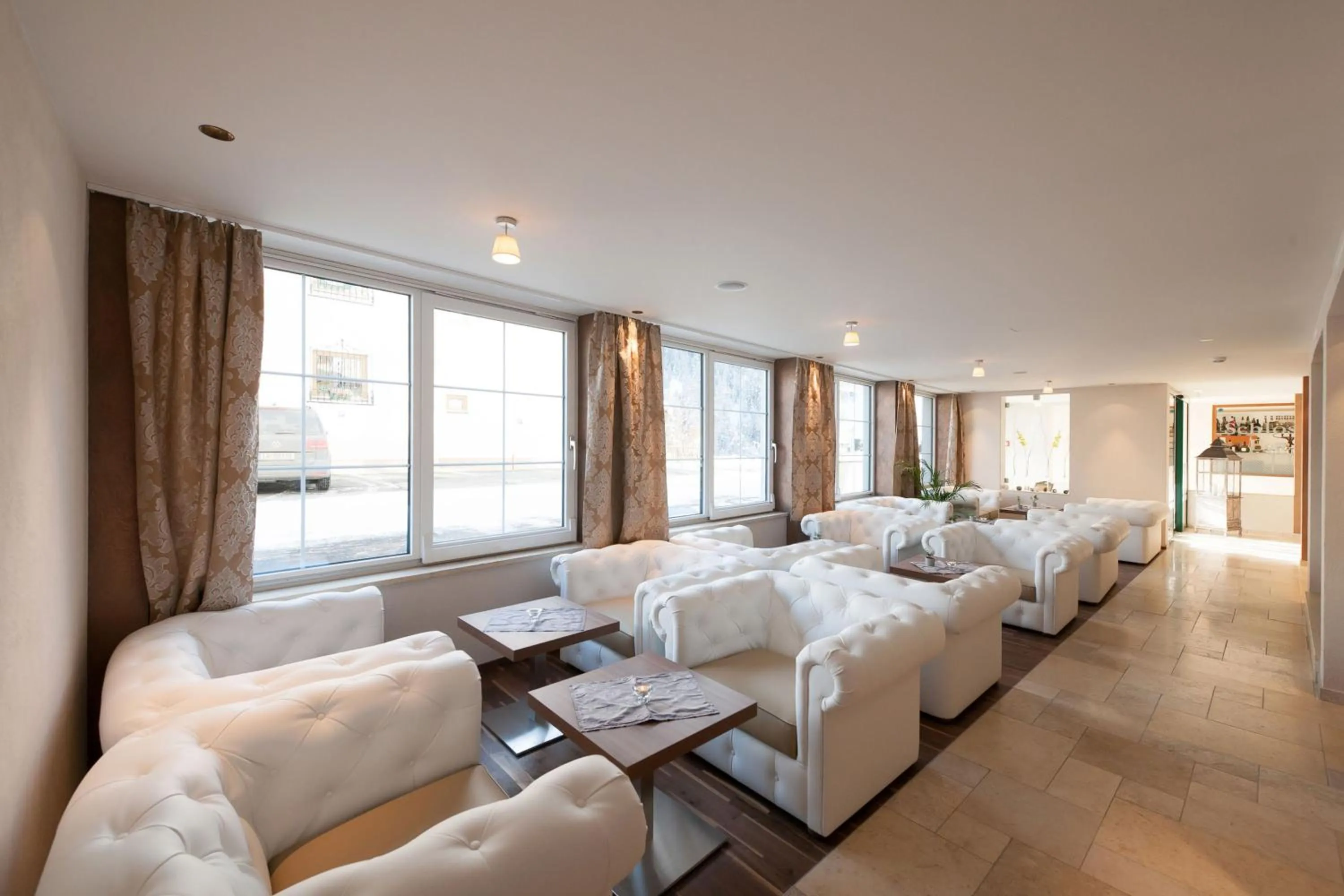 Lounge or bar, Bed in Hotel Jennys Schlössl