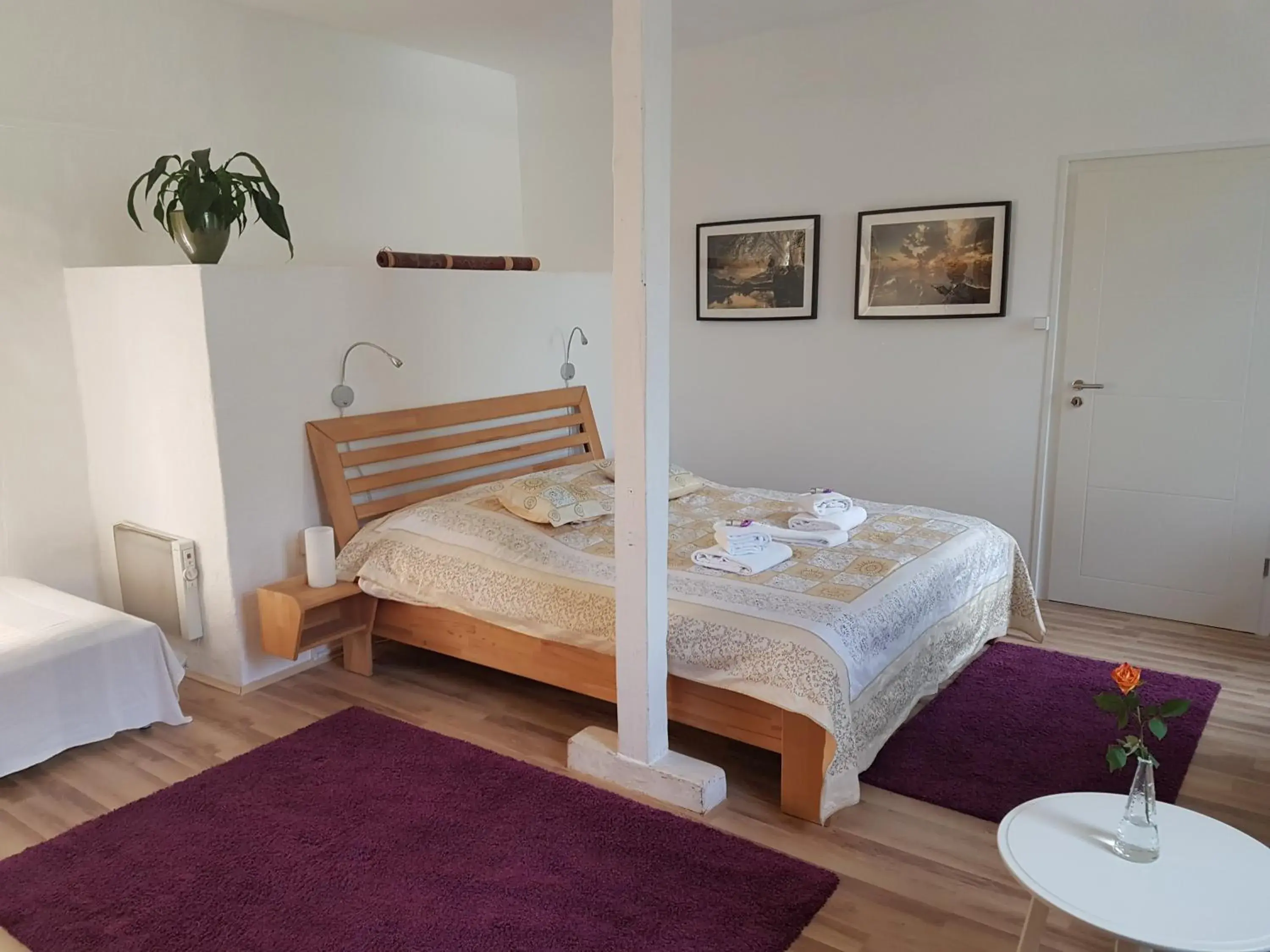 Quadruple Room with Private Bathroom in Rhein River Guesthouse - direkt am Rhein Quadruple Room with Private Bathroom in Rhein River Guesthouse - direkt am Rhein