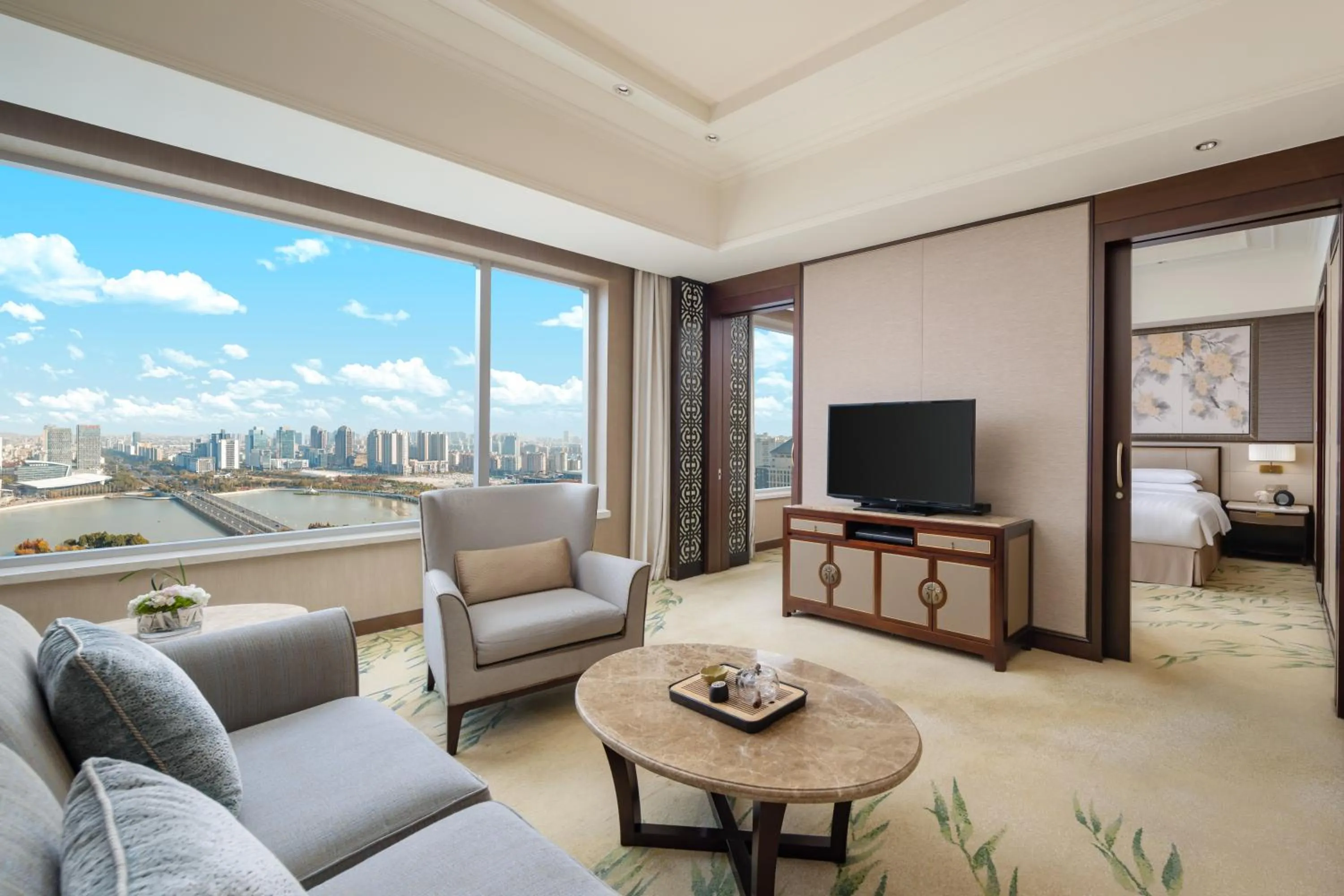 Property building in Shangri-La Yangzhou