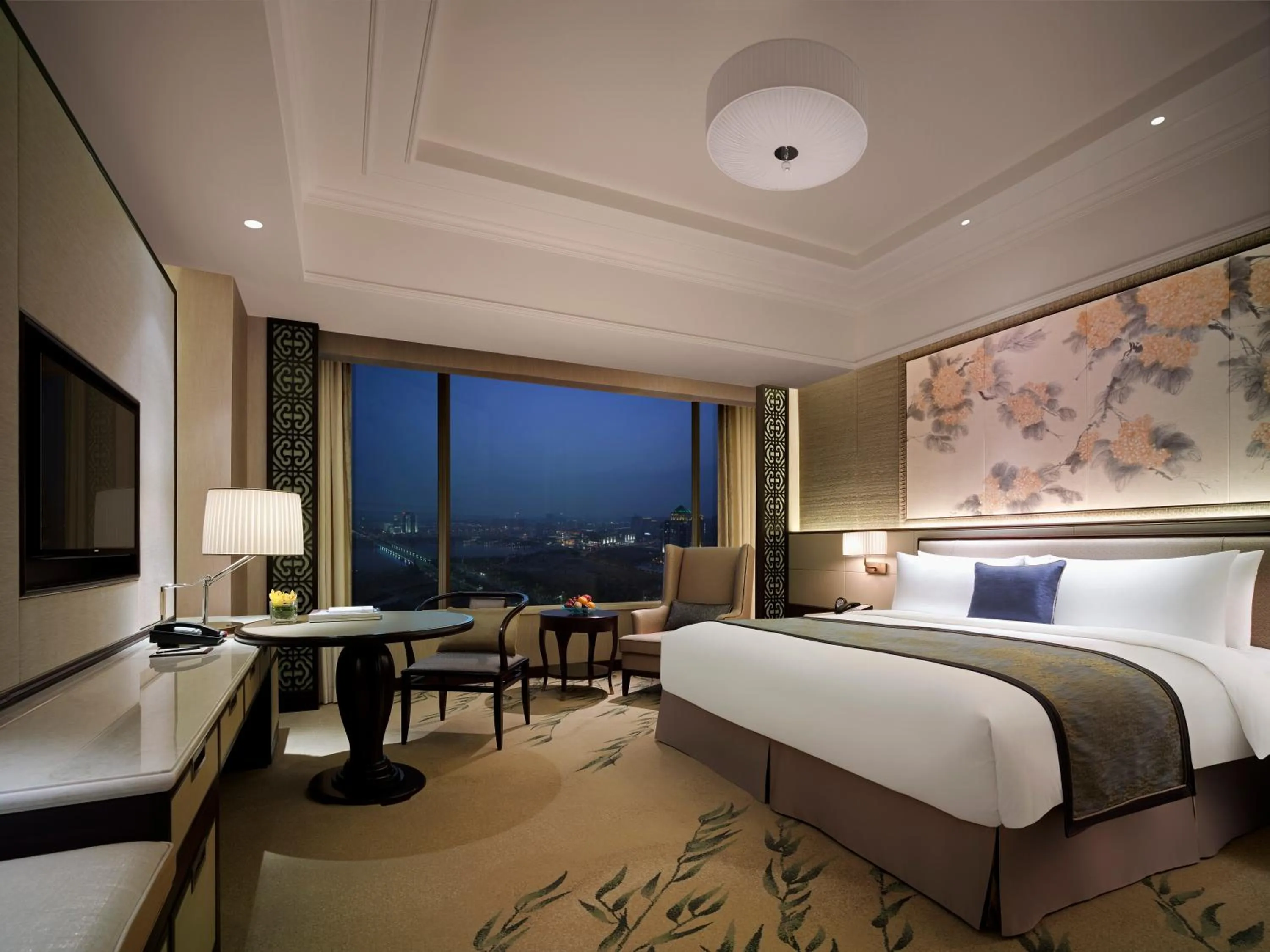 Photo of the whole room, Bed in Shangri-La Yangzhou