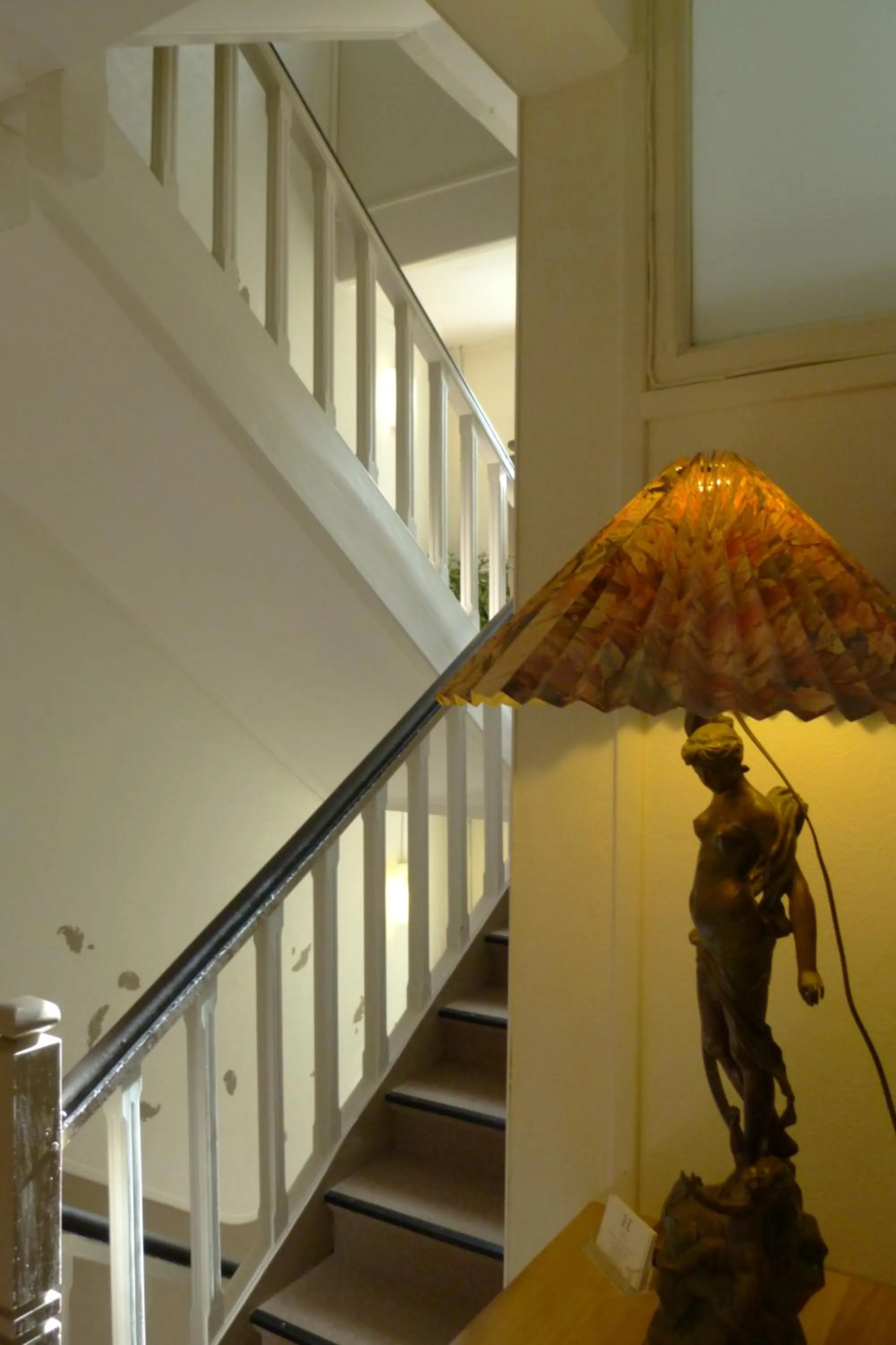 Decorative detail in Hôtel Le Bretagne