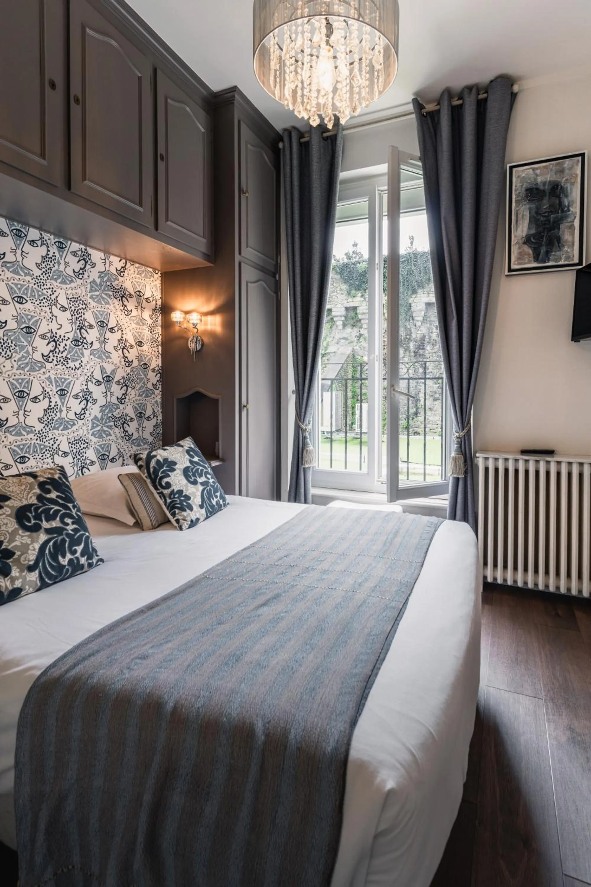 Bedroom, Bed in Le Bretagne - Hôtel de charme labellisé Cosy Places