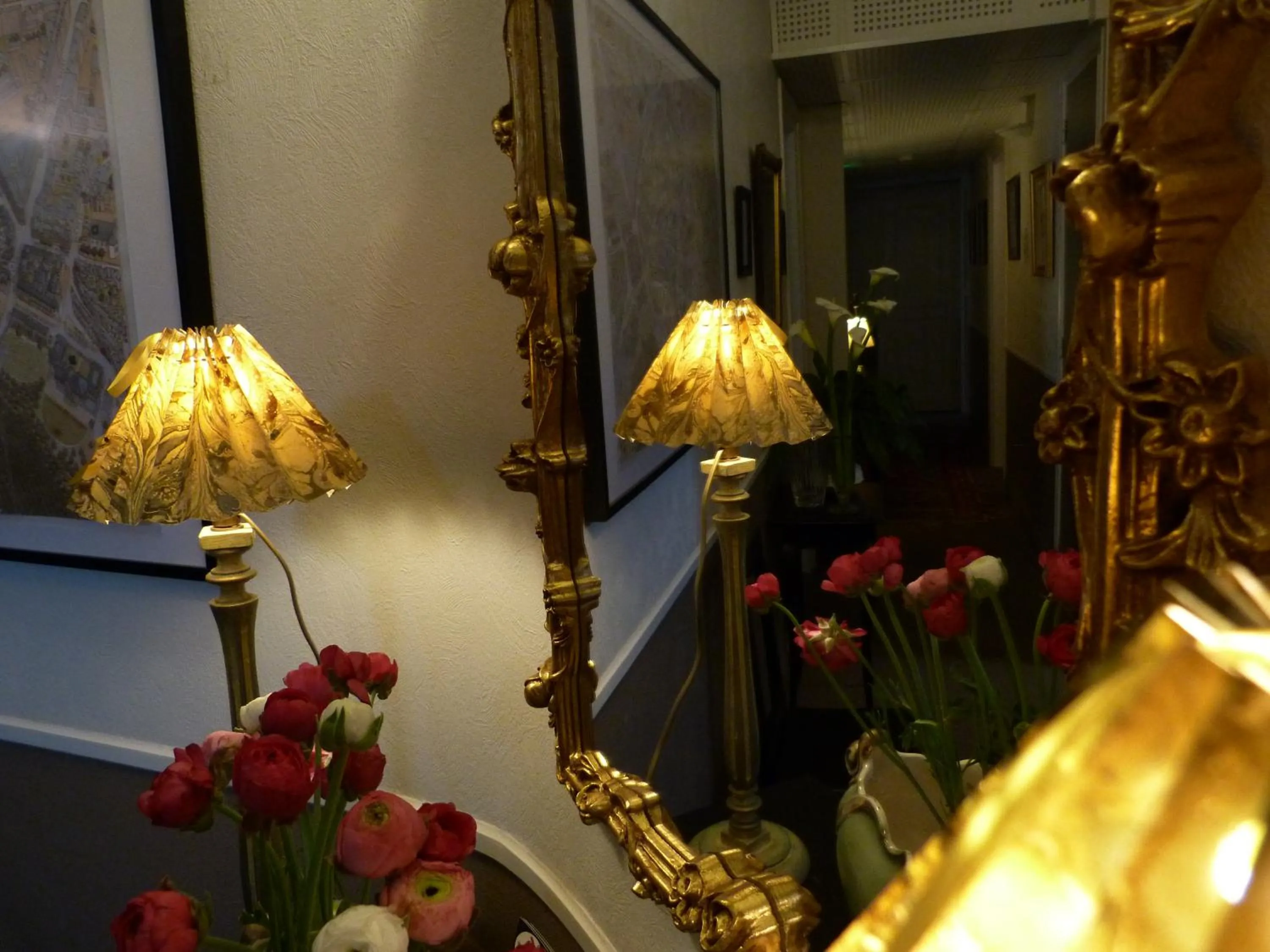 Decorative detail in Hôtel Le Bretagne