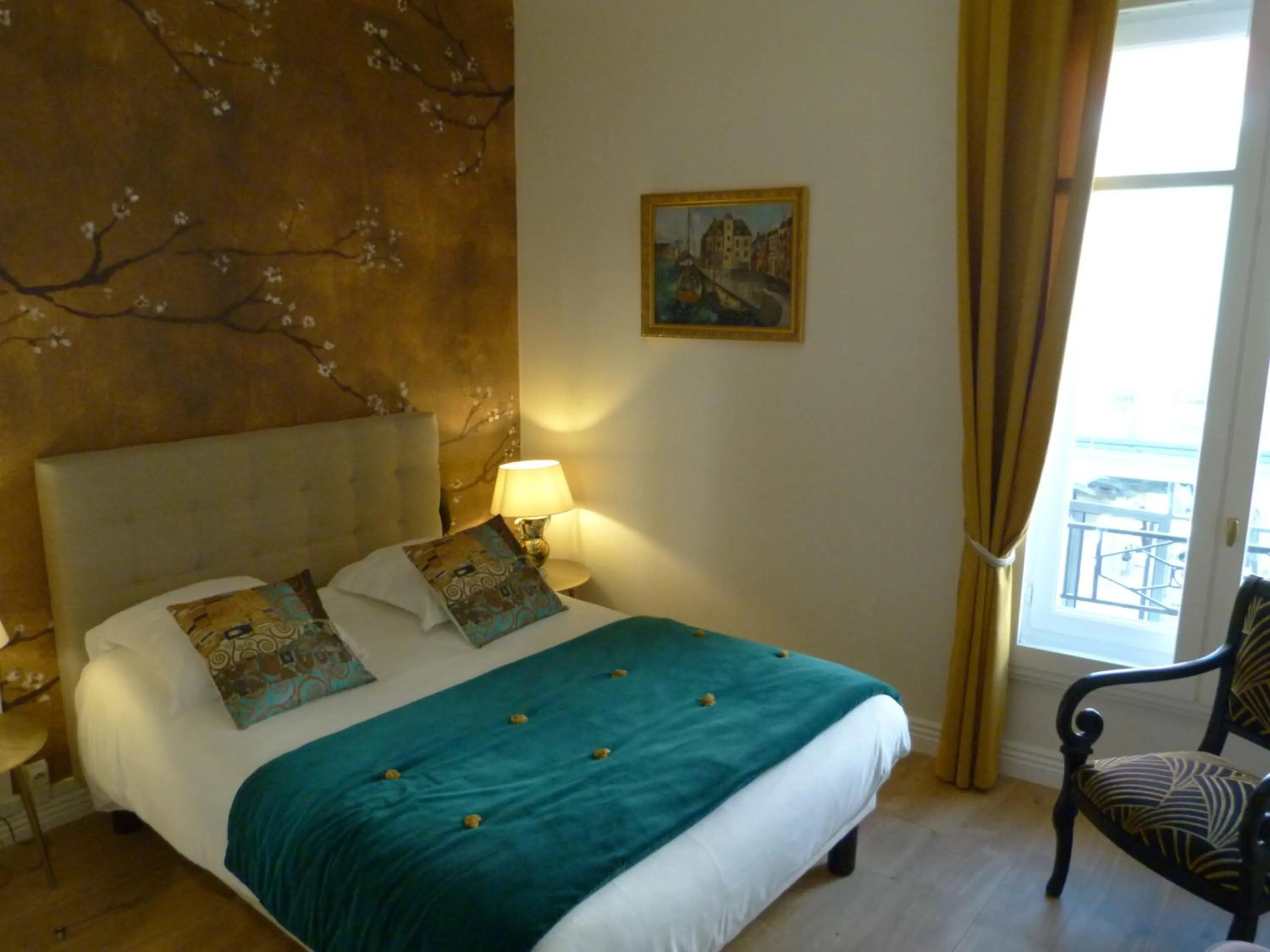 Bedroom, Bed in Hôtel Le Bretagne