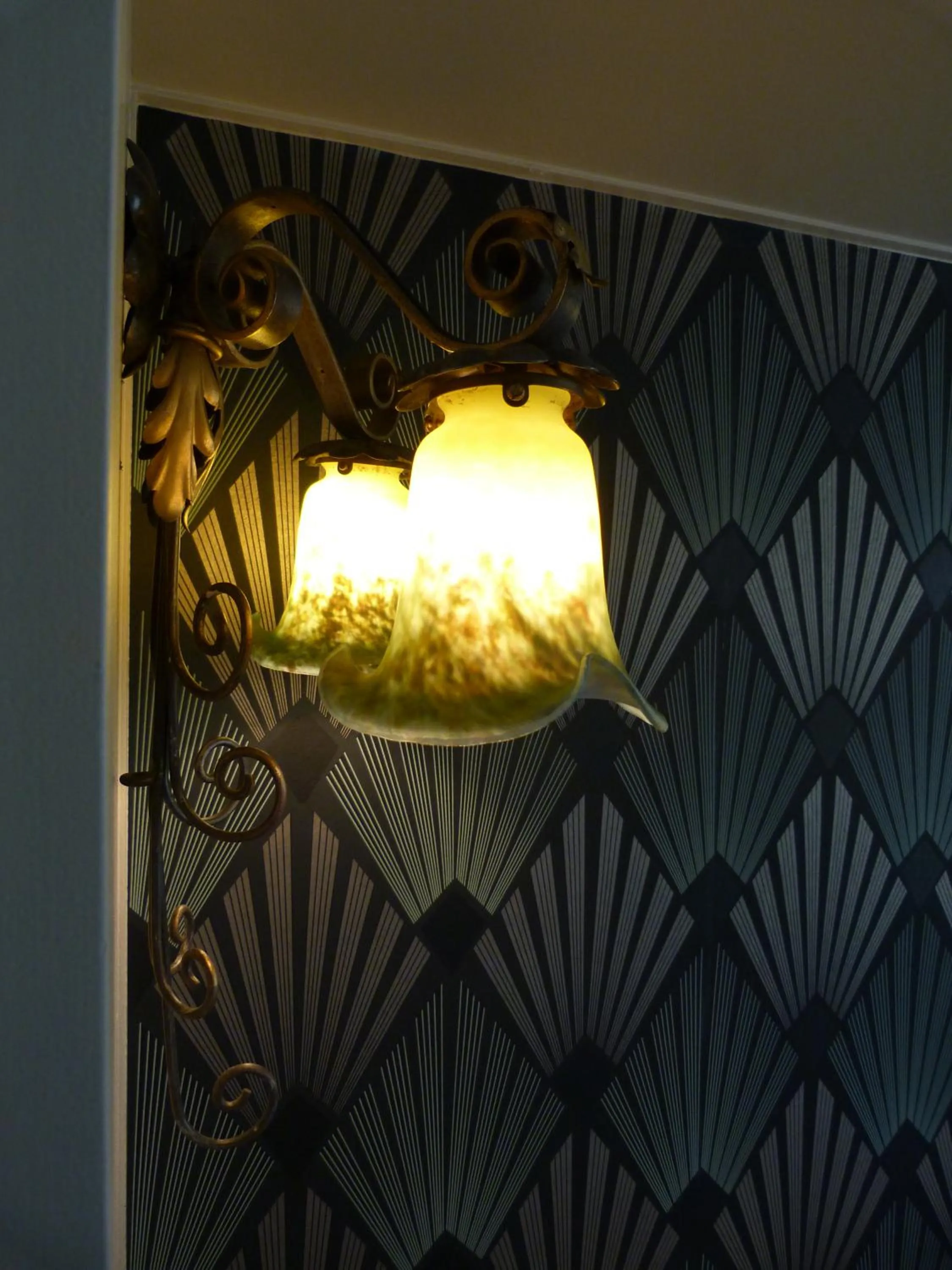 Decorative detail in Hôtel Le Bretagne